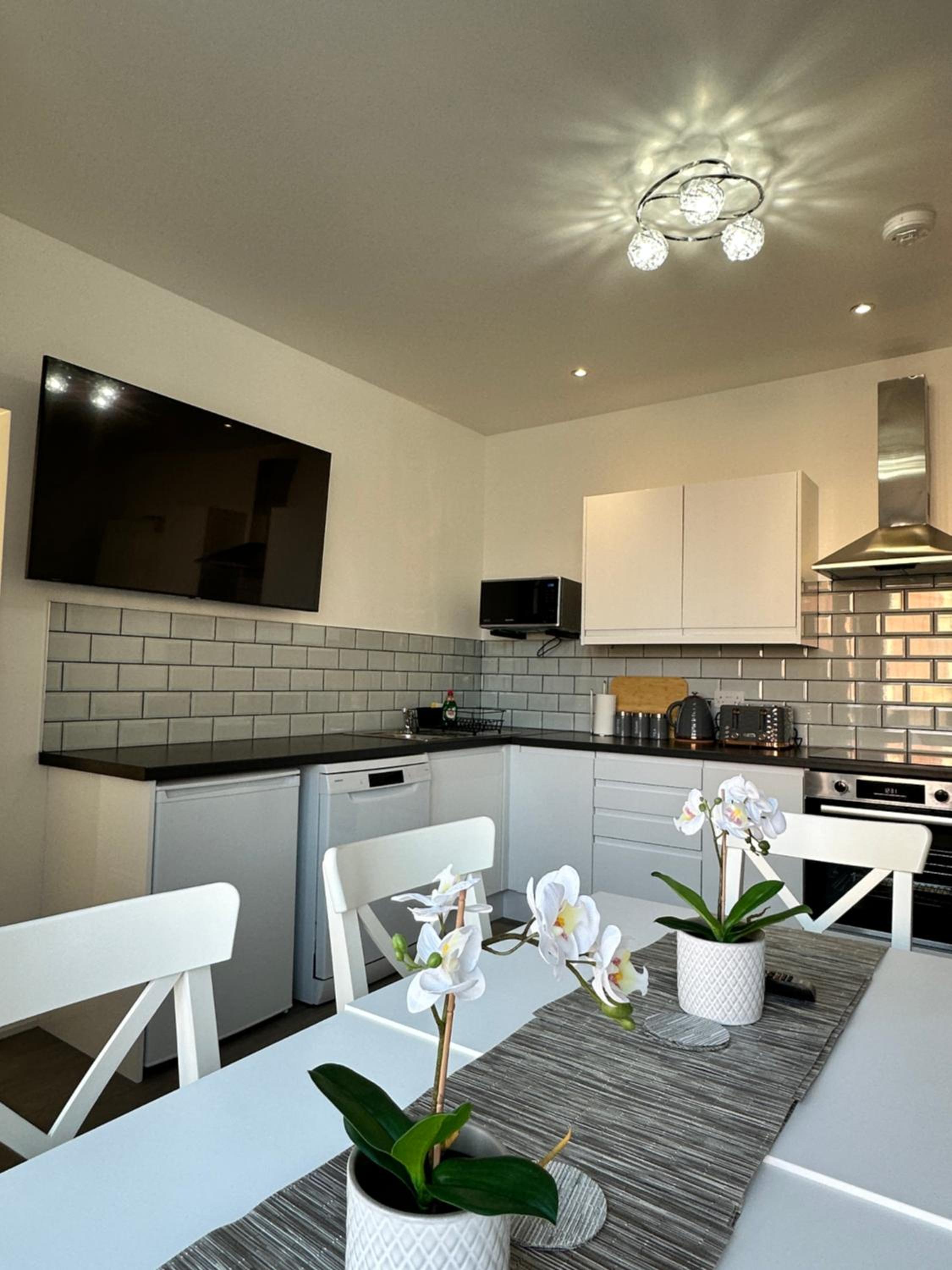 Granada Apartments Holmfield Rd