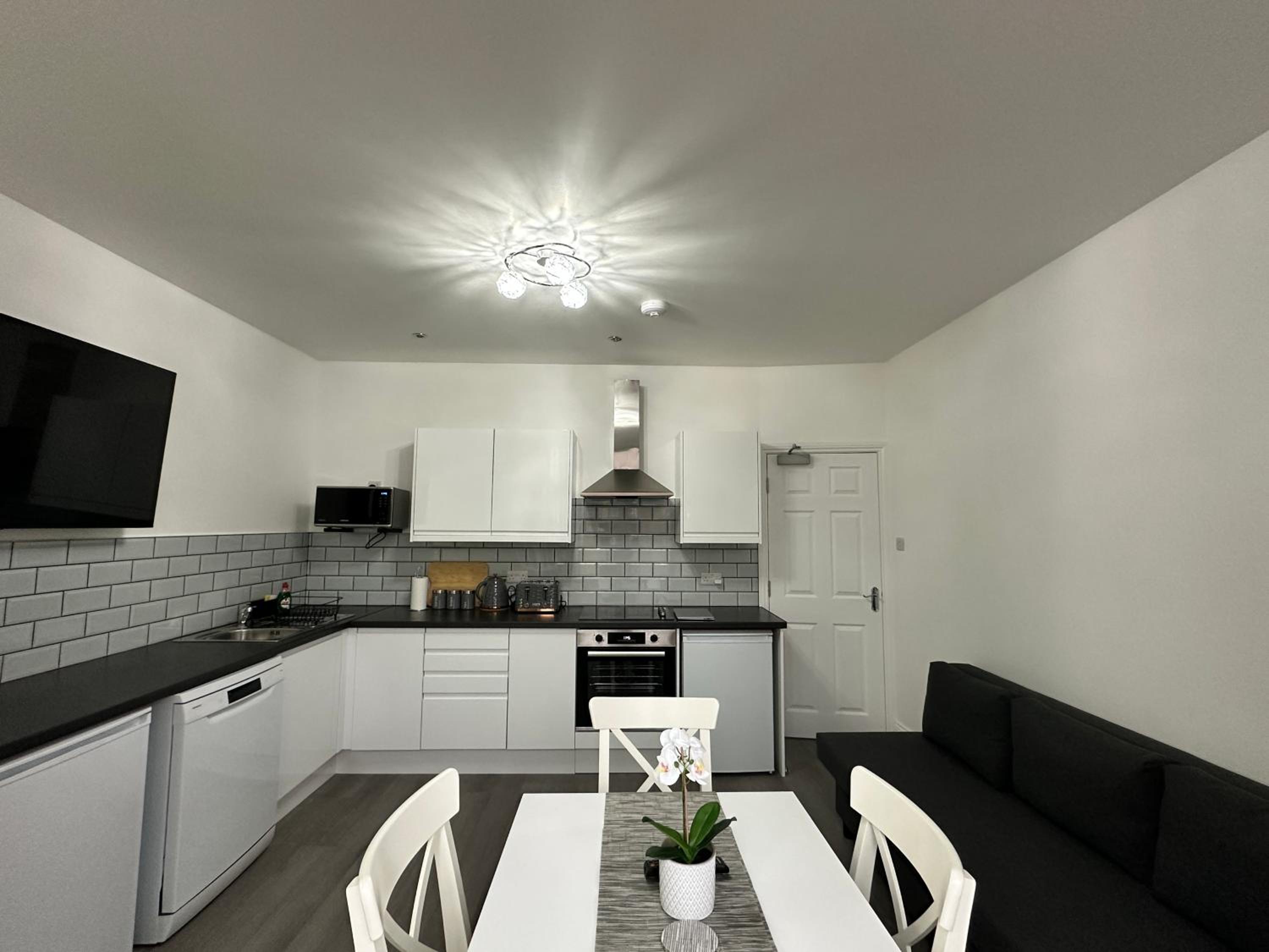 Granada Apartments Holmfield Rd