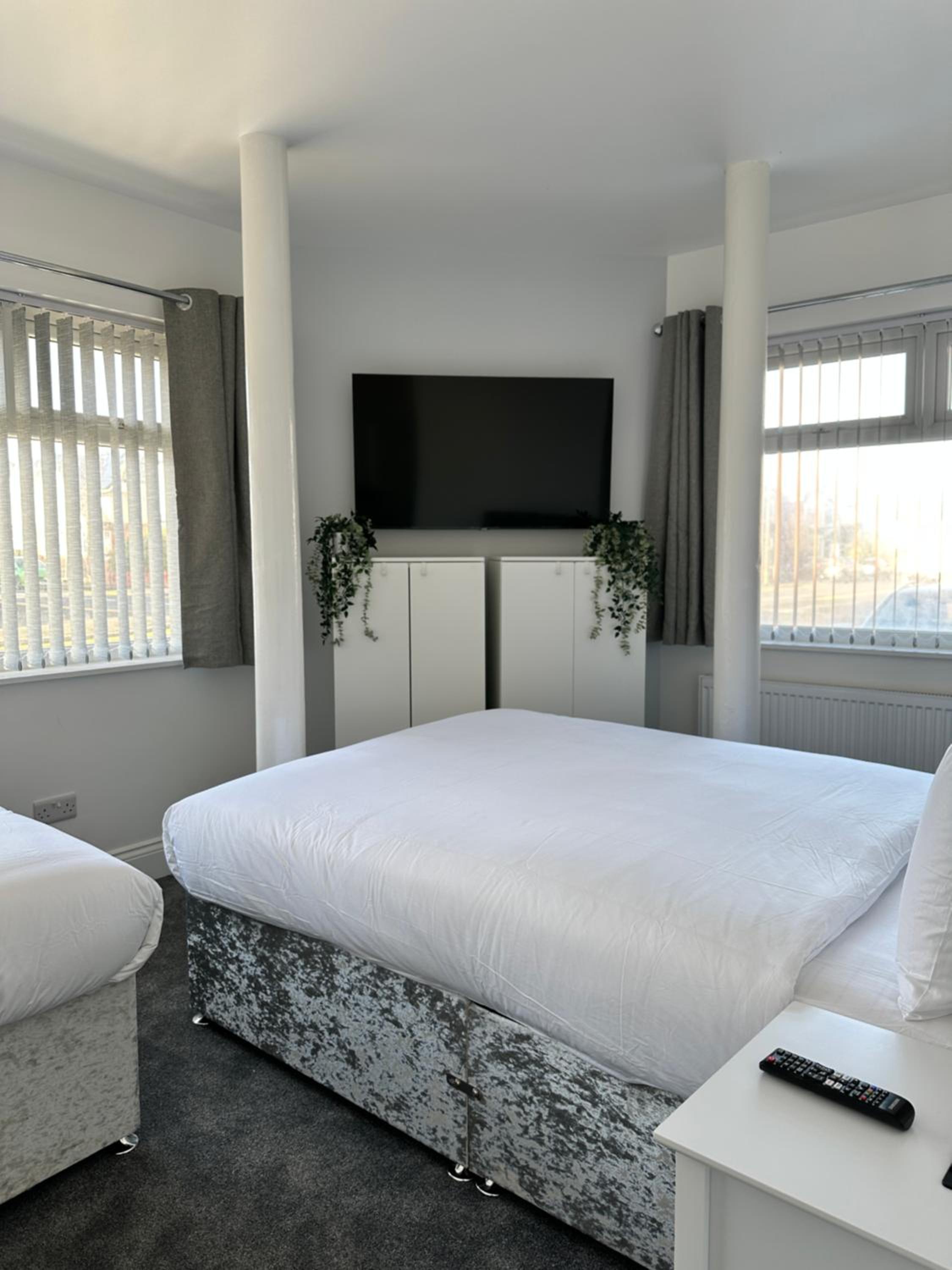 Granada Apartments Holmfield Rd
