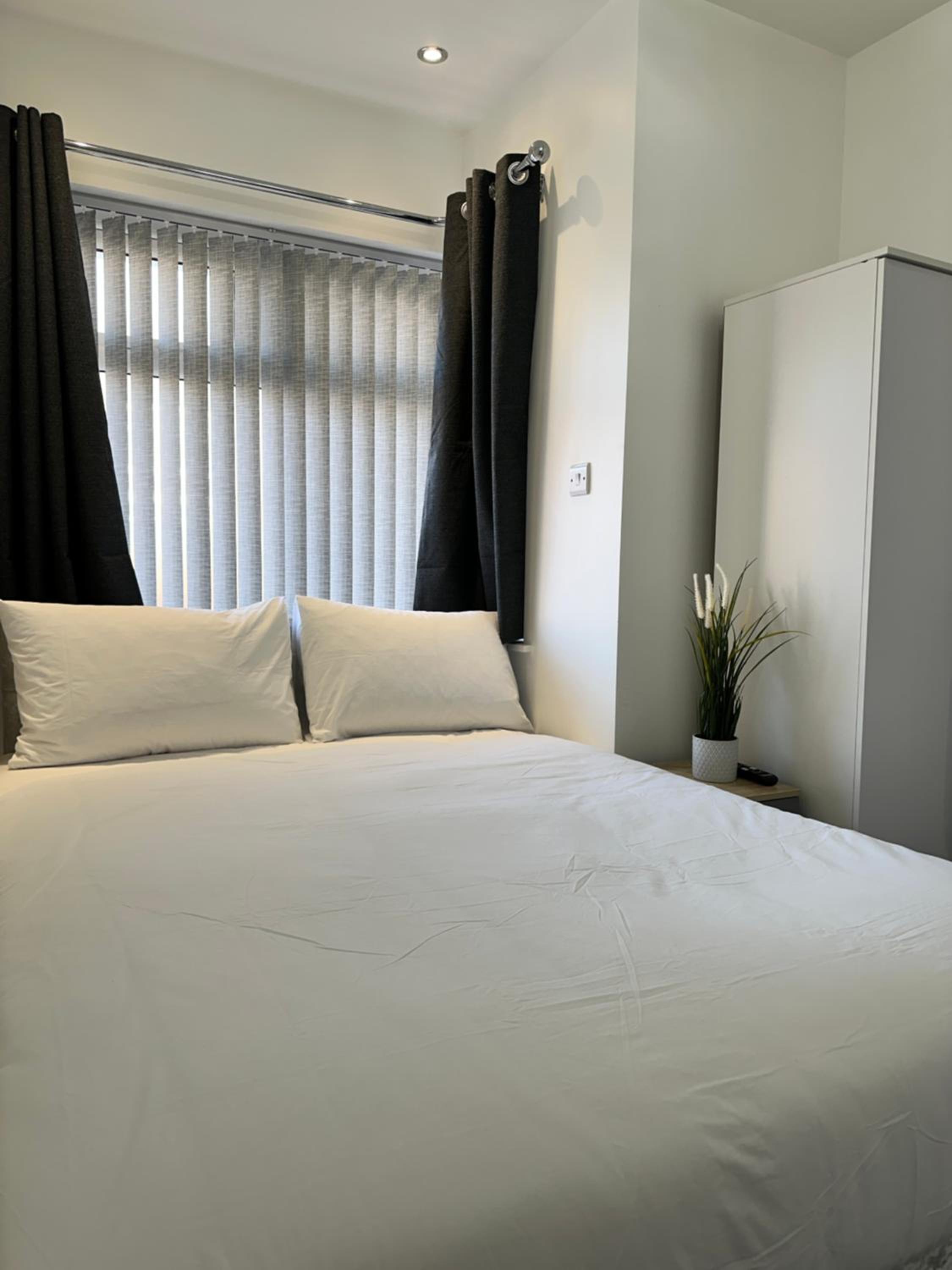 Granada Apartments Holmfield Rd