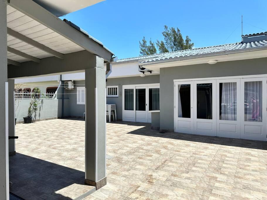 Belíssima casa a perto da praia