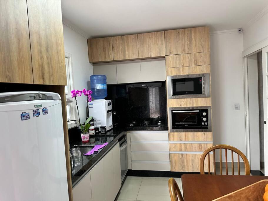 Belíssima casa a perto da praia