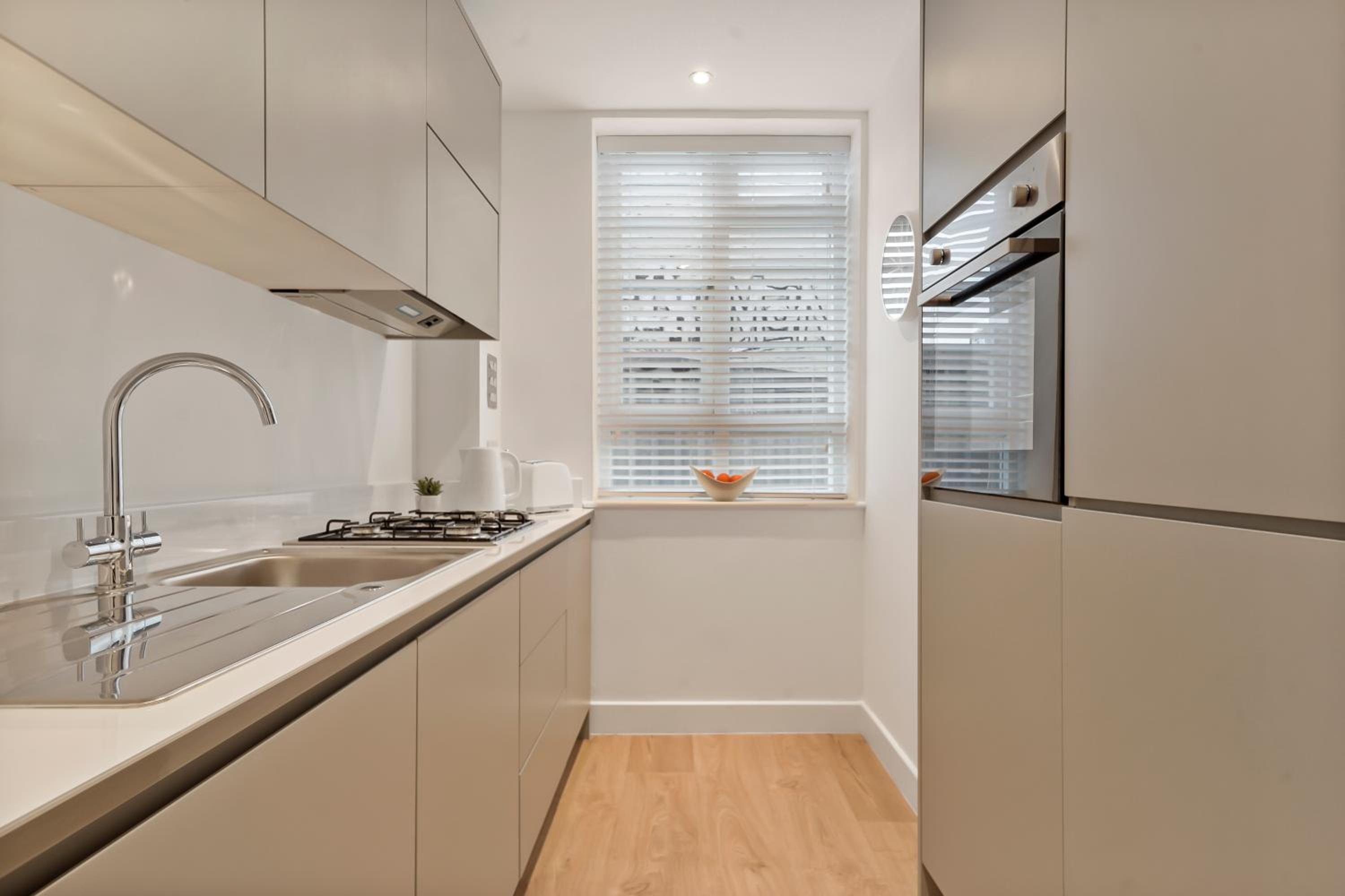 Stylish & Spacious Modern Apartments near Dalston Kingsland Station - by Short Stories London