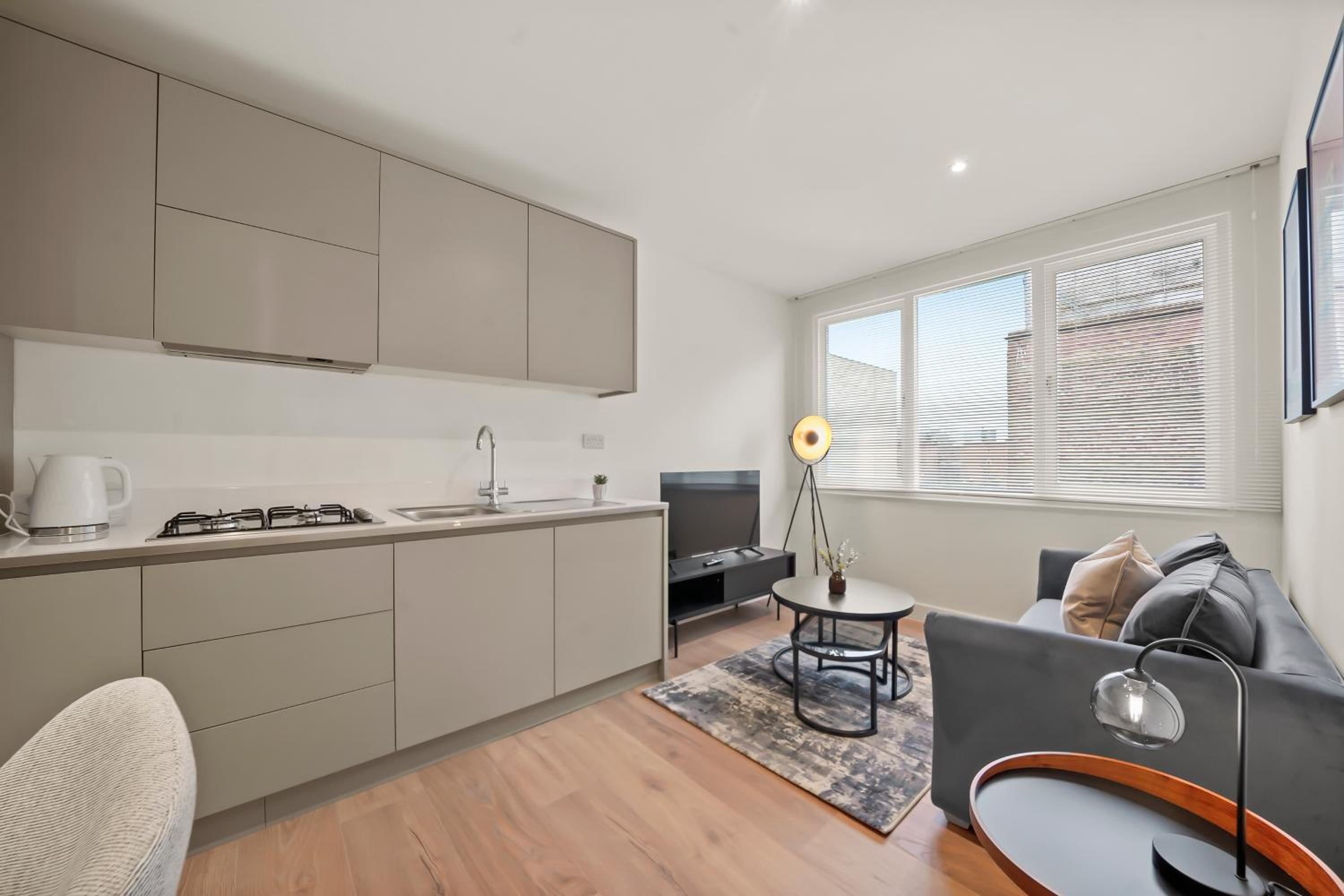 Stylish & Spacious Modern Apartments near Dalston Kingsland Station - by Short Stories London
