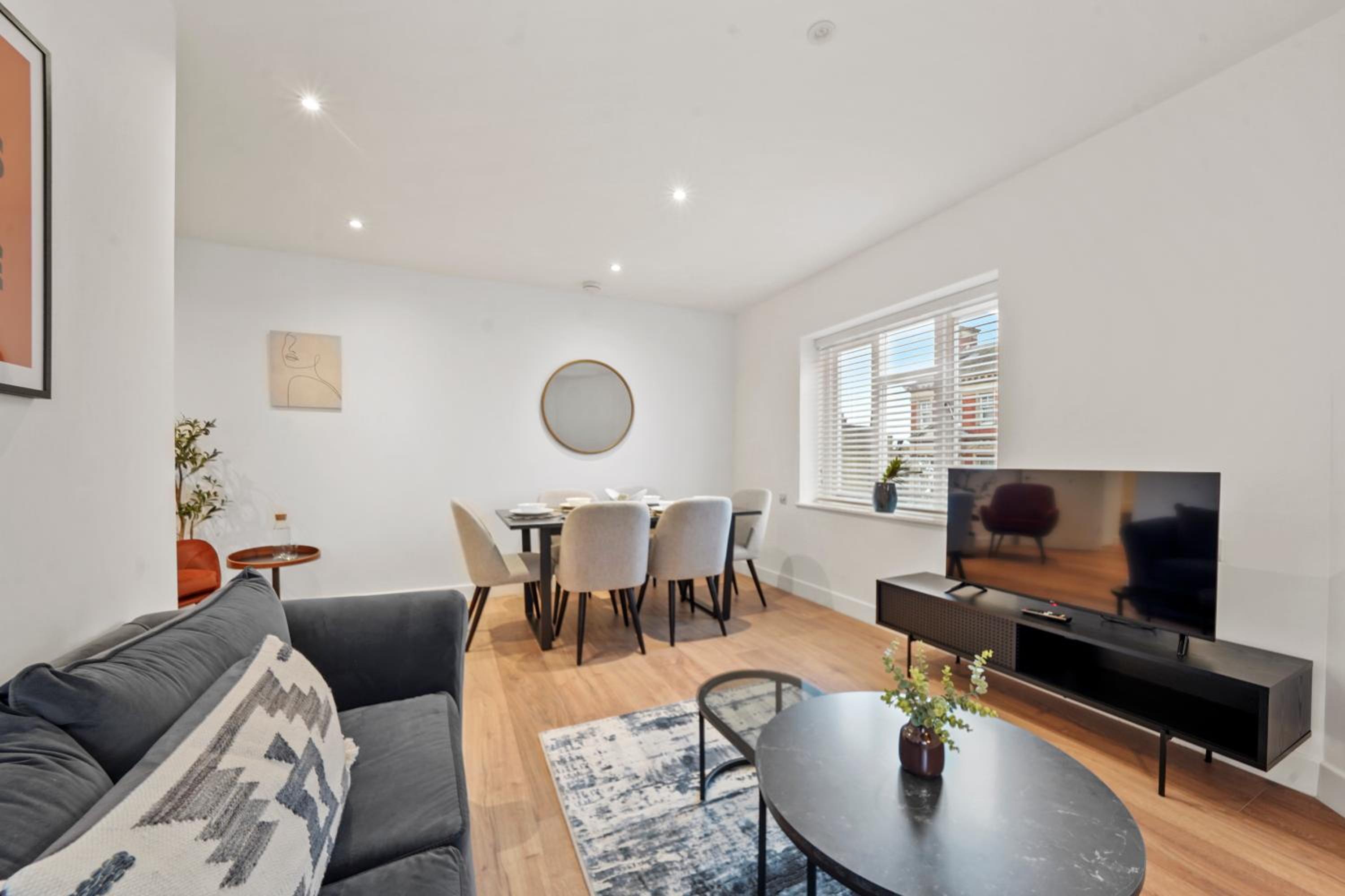 Stylish & Spacious Modern Apartments near Dalston Kingsland Station - by Short Stories London