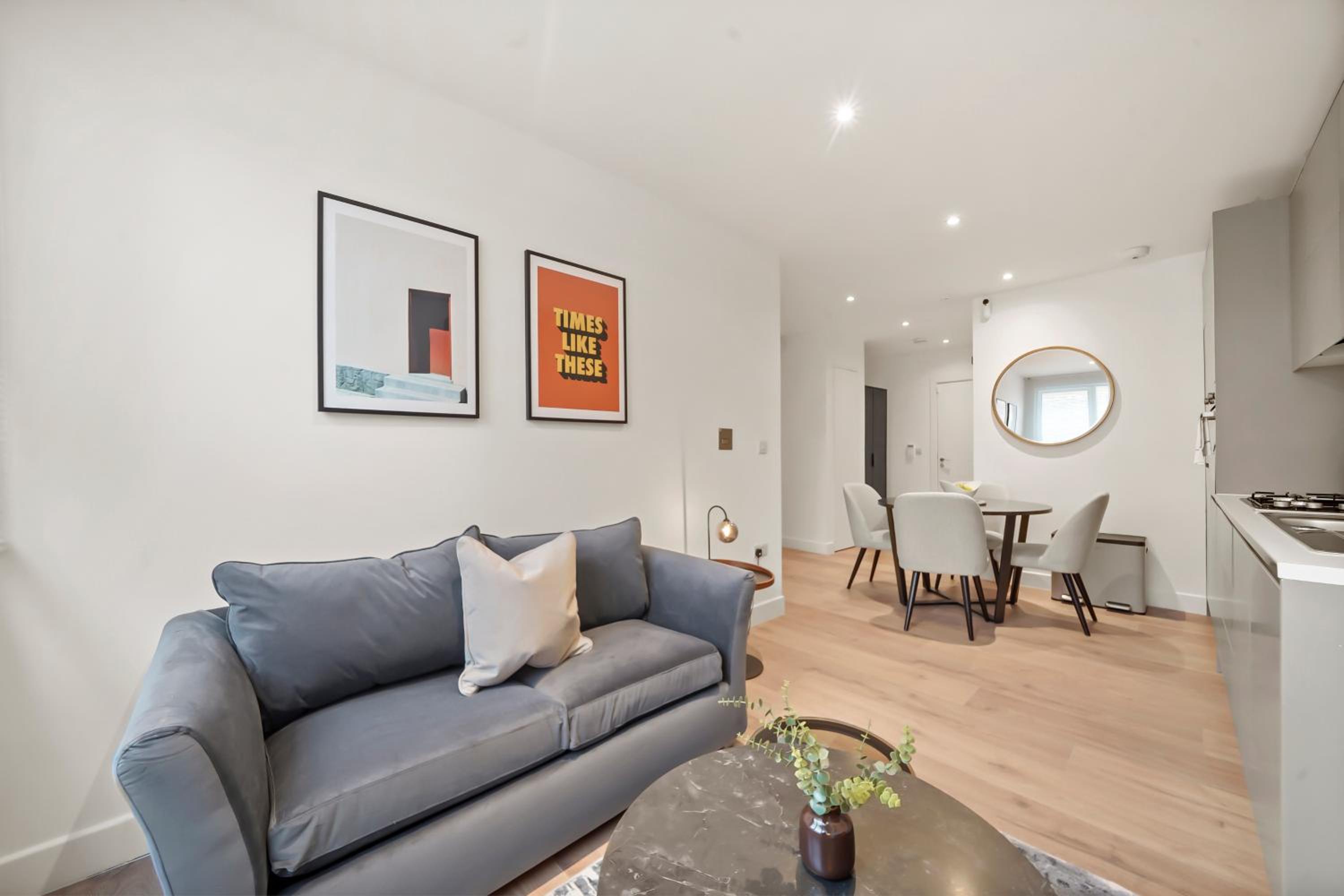 Stylish & Spacious Modern Apartments near Dalston Kingsland Station - by Short Stories London