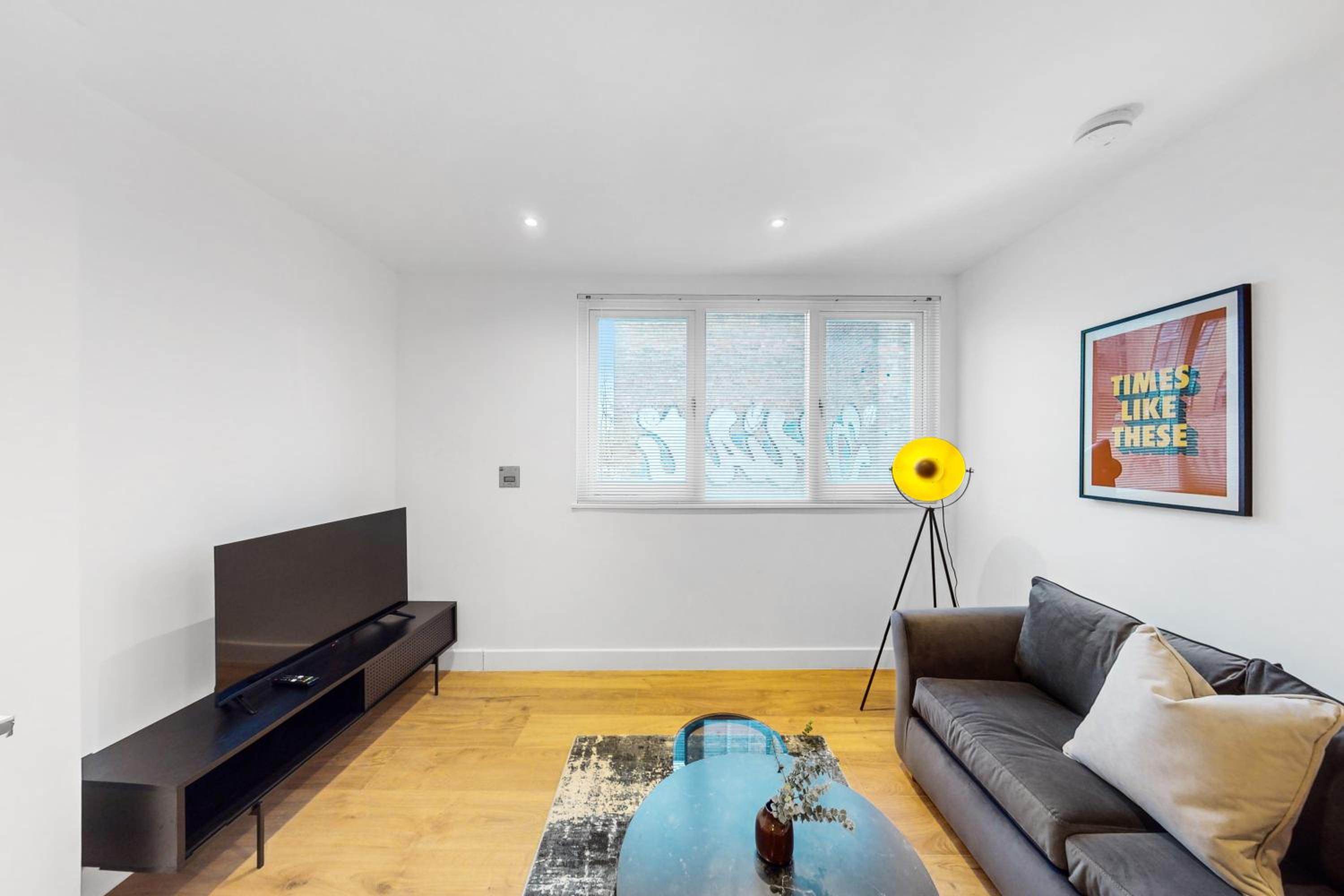 Stylish & Spacious Modern Apartments near Dalston Kingsland Station - by Short Stories London