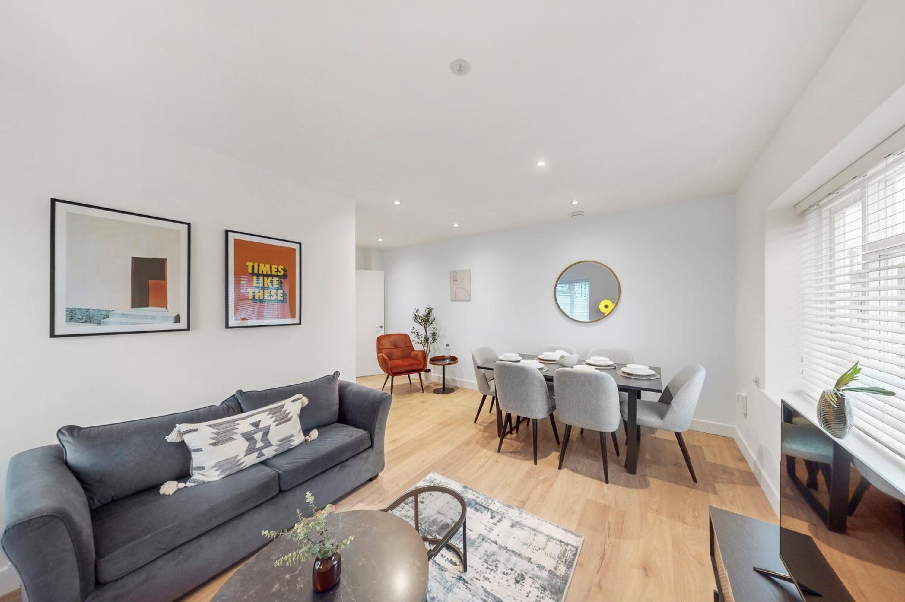 Stylish & Spacious Modern Apartments near Dalston Kingsland Station - by Short Stories London