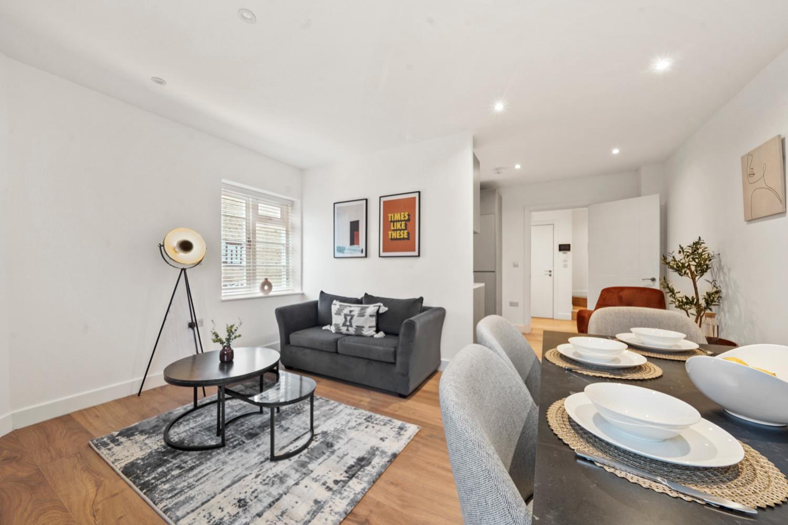 Stylish & Spacious Modern Apartments near Dalston Kingsland Station - by Short Stories London
