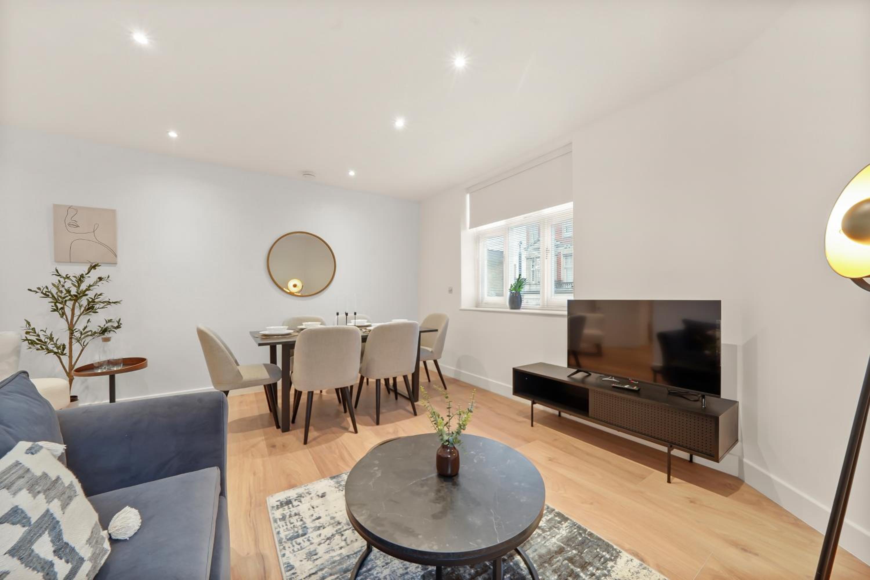 Stylish & Spacious Modern Apartments near Dalston Kingsland Station - by Short Stories London