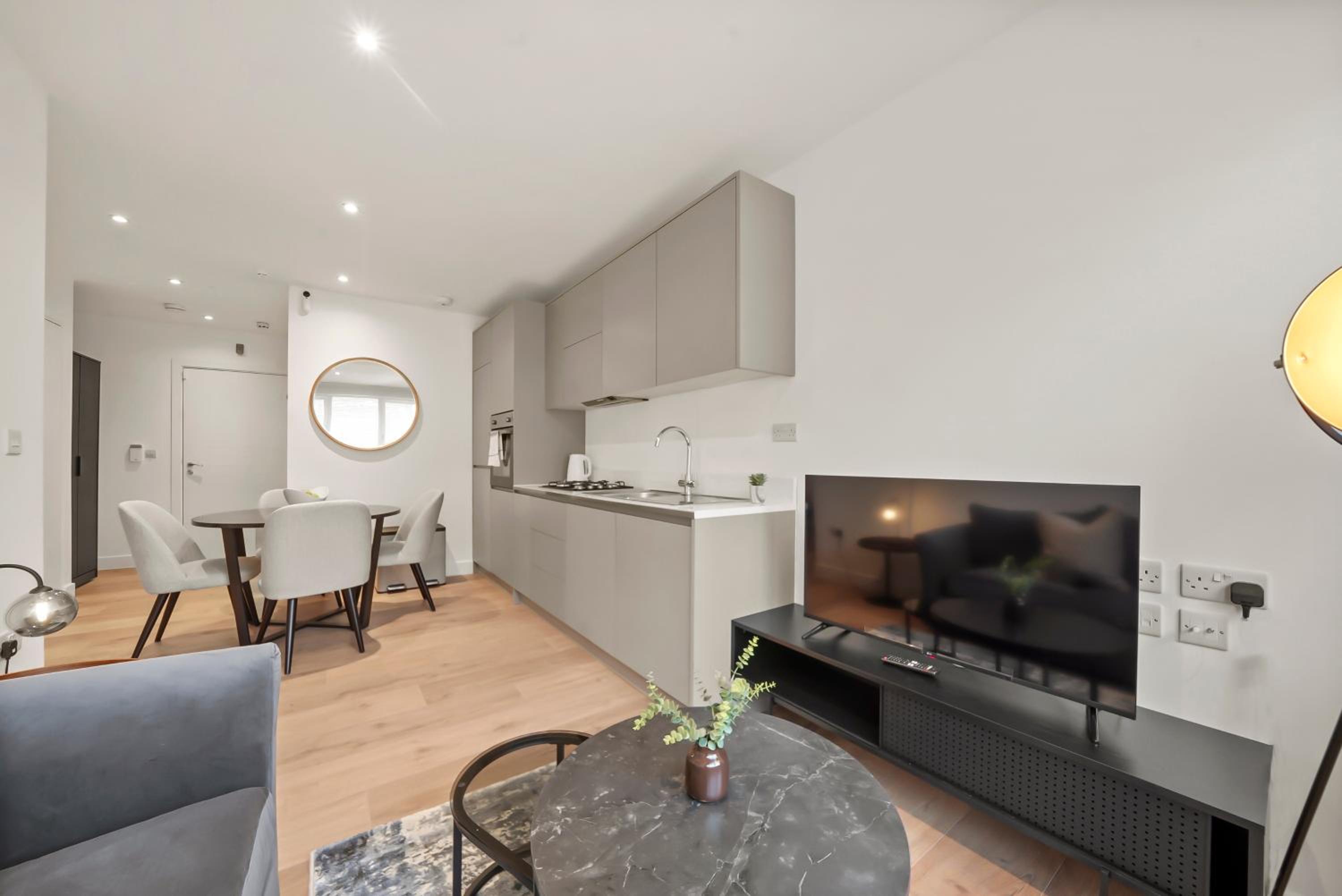 Stylish & Spacious Modern Apartments near Dalston Kingsland Station - by Short Stories London