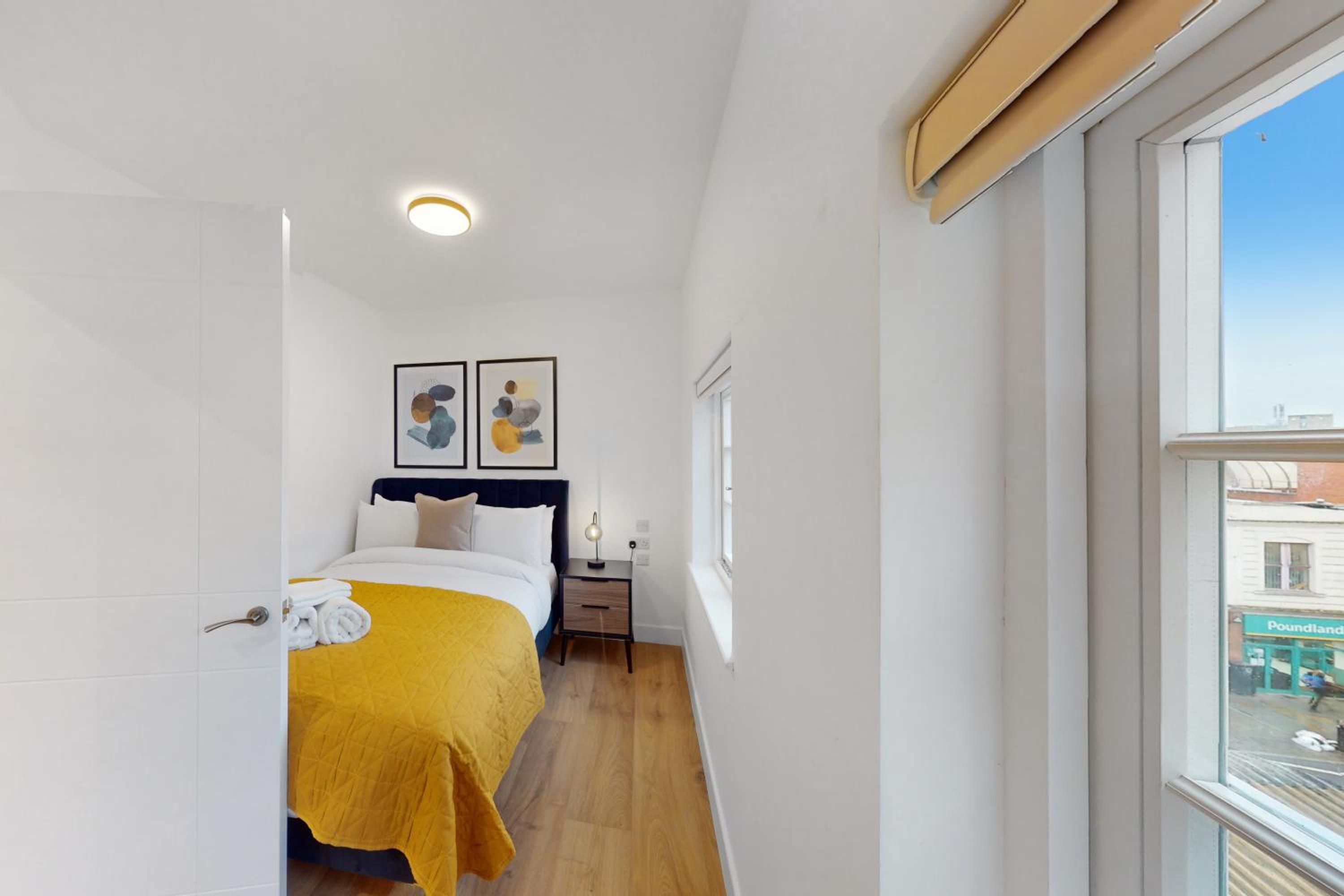 Stylish & Spacious Modern Apartments near Dalston Kingsland Station - by Short Stories London