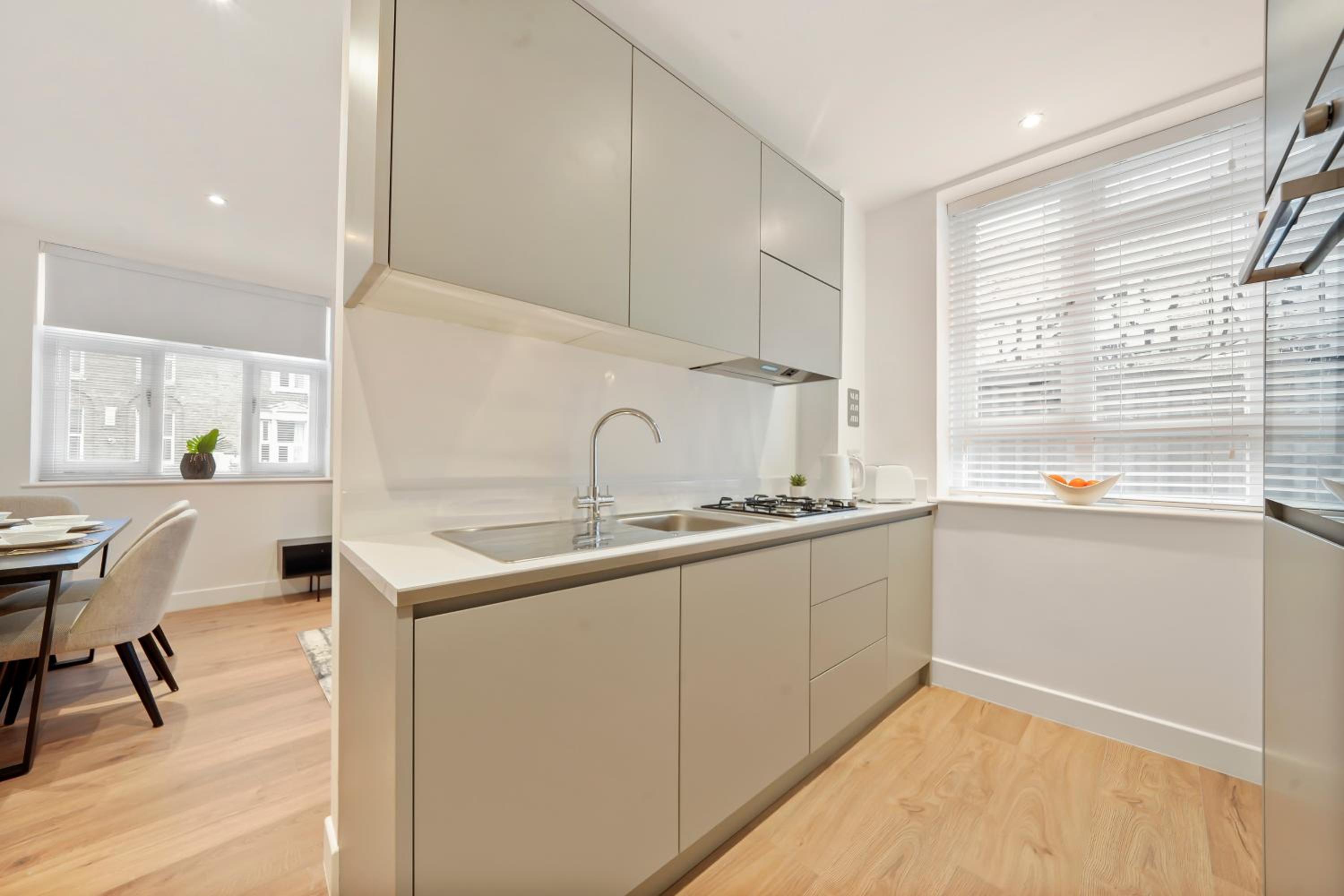 Stylish & Spacious Modern Apartments near Dalston Kingsland Station - by Short Stories London