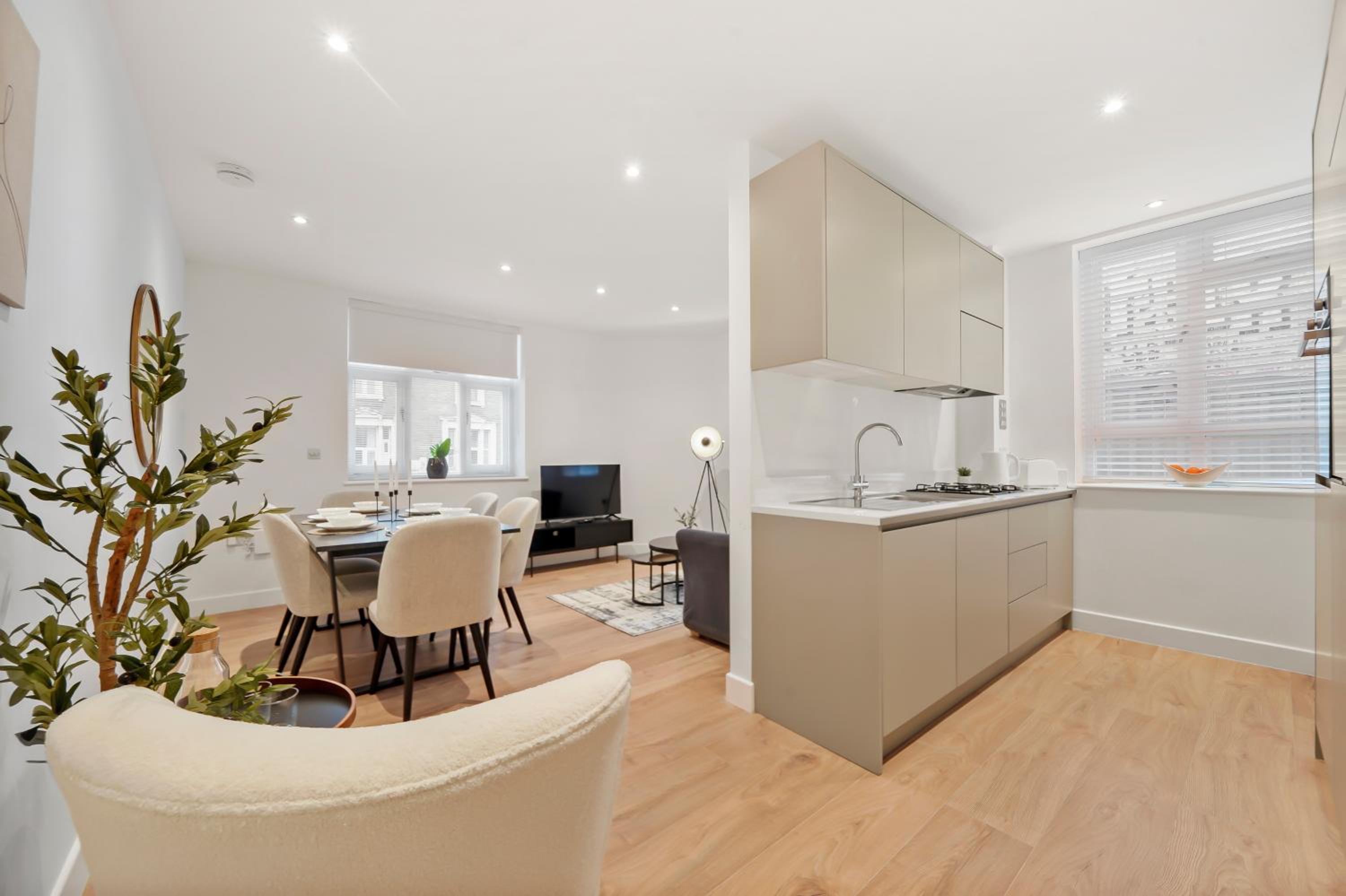 Stylish & Spacious Modern Apartments near Dalston Kingsland Station - by Short Stories London