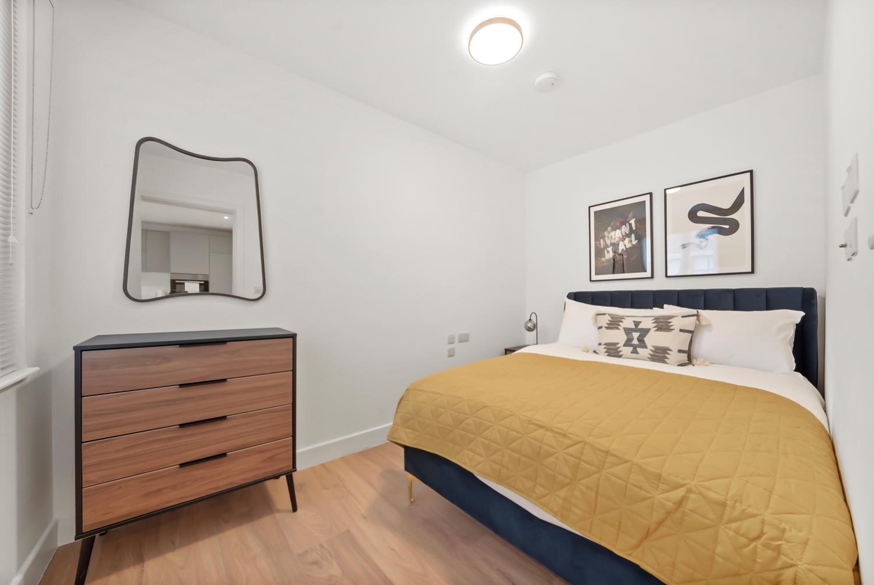 Stylish & Spacious Modern Apartments near Dalston Kingsland Station - by Short Stories London