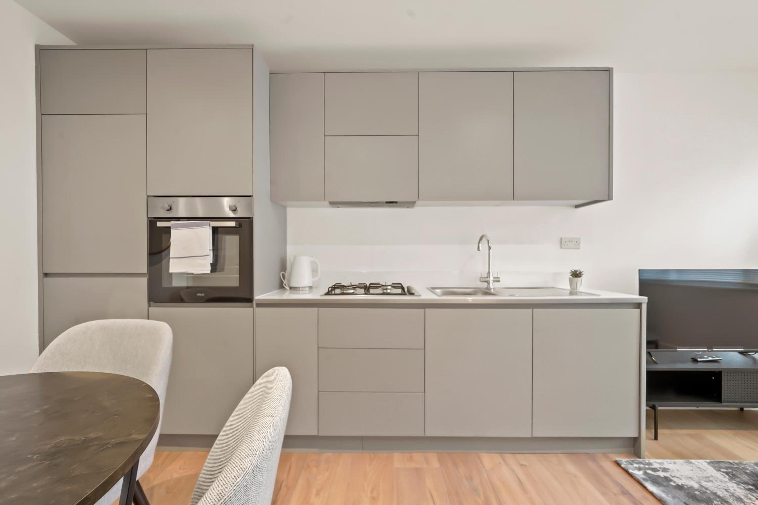 Stylish & Spacious Modern Apartments near Dalston Kingsland Station - by Short Stories London