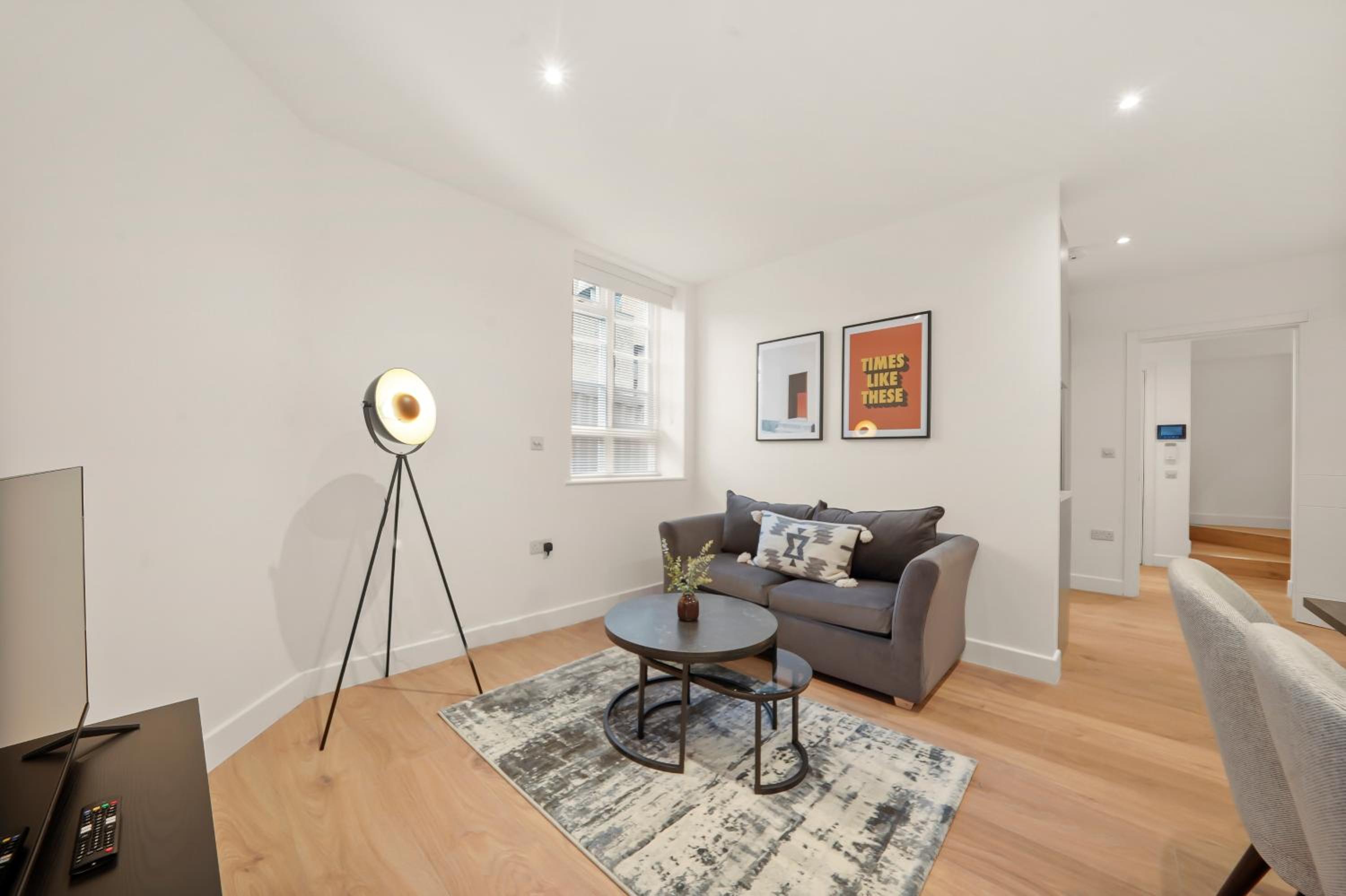 Stylish & Spacious Modern Apartments near Dalston Kingsland Station - by Short Stories London