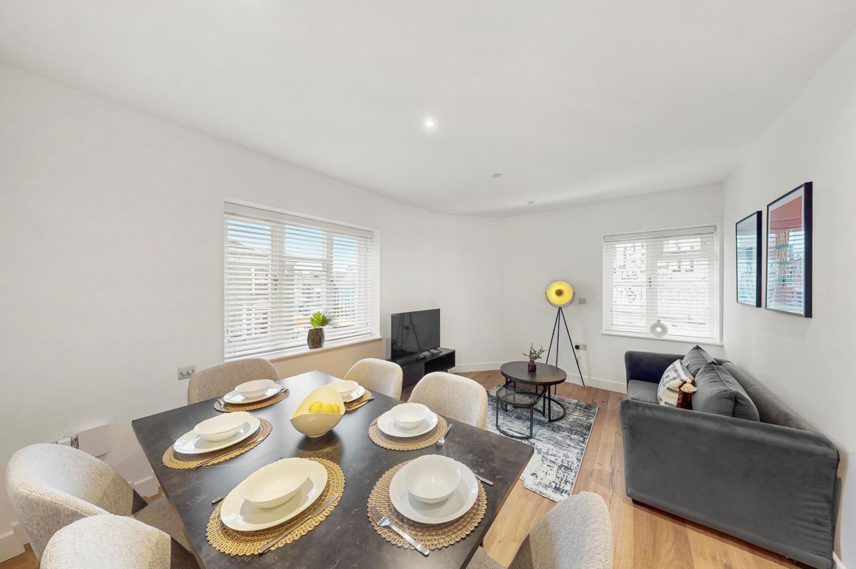 Stylish & Spacious Modern Apartments near Dalston Kingsland Station - by Short Stories London
