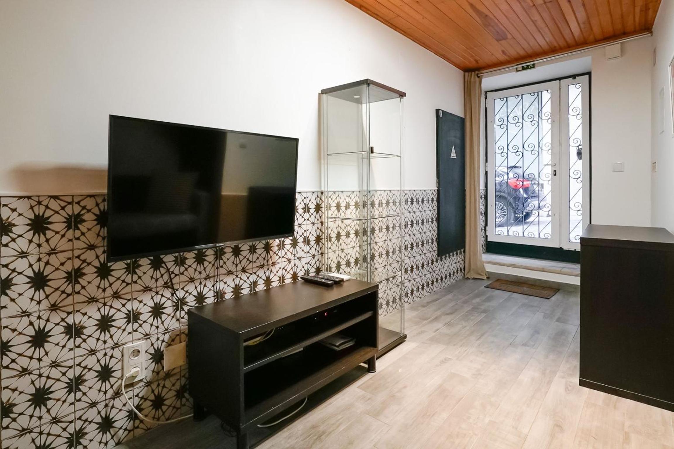 Cosmopolitan Chiado Apartment by LovelyStay view 5