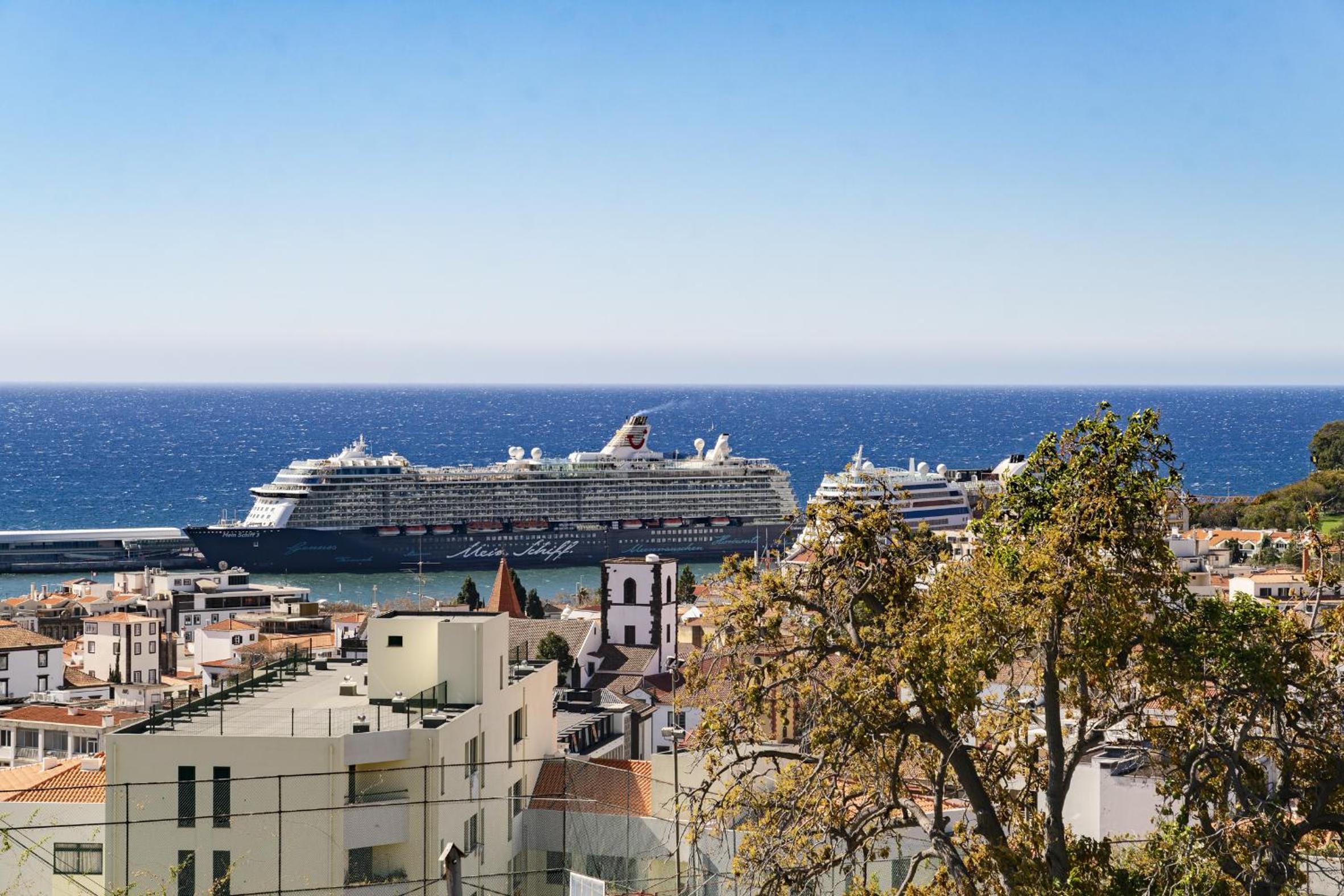 Rooftop Funchal - By Wehost view 2
