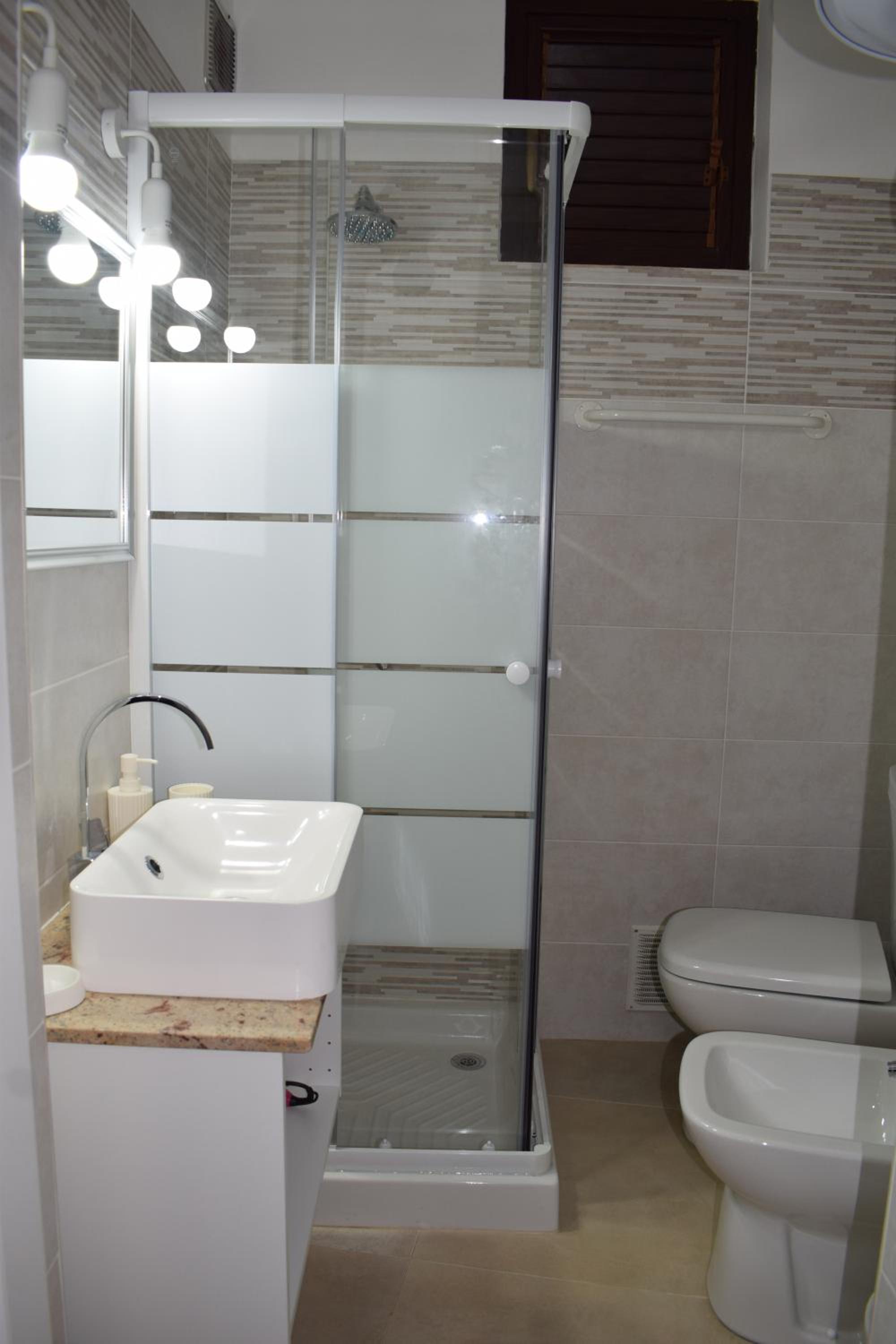 La Dimora Di Garibaldi en Augusta — bathroom