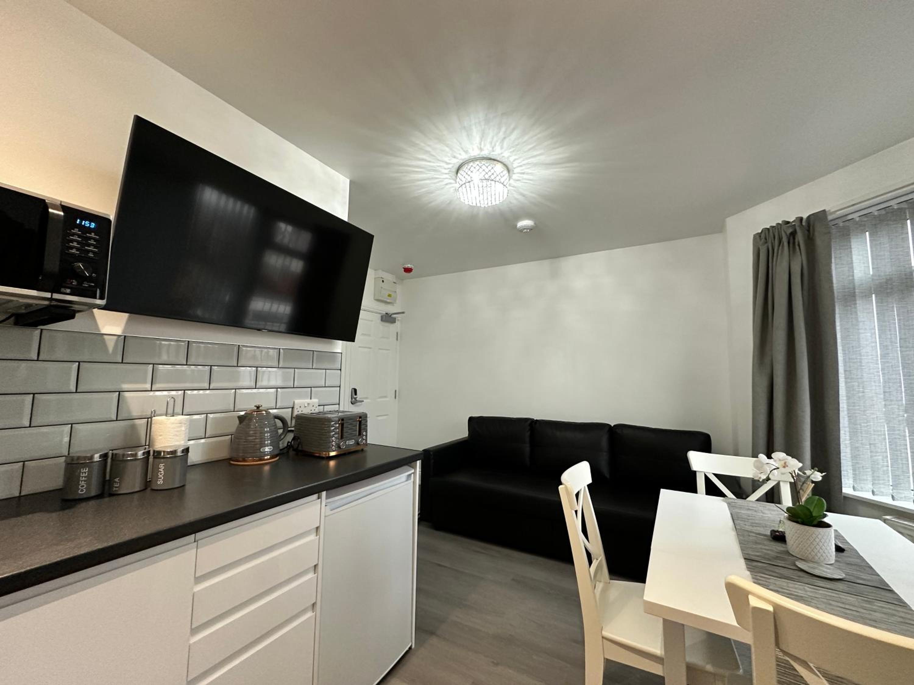Granada Apartments Holmfield Rd
