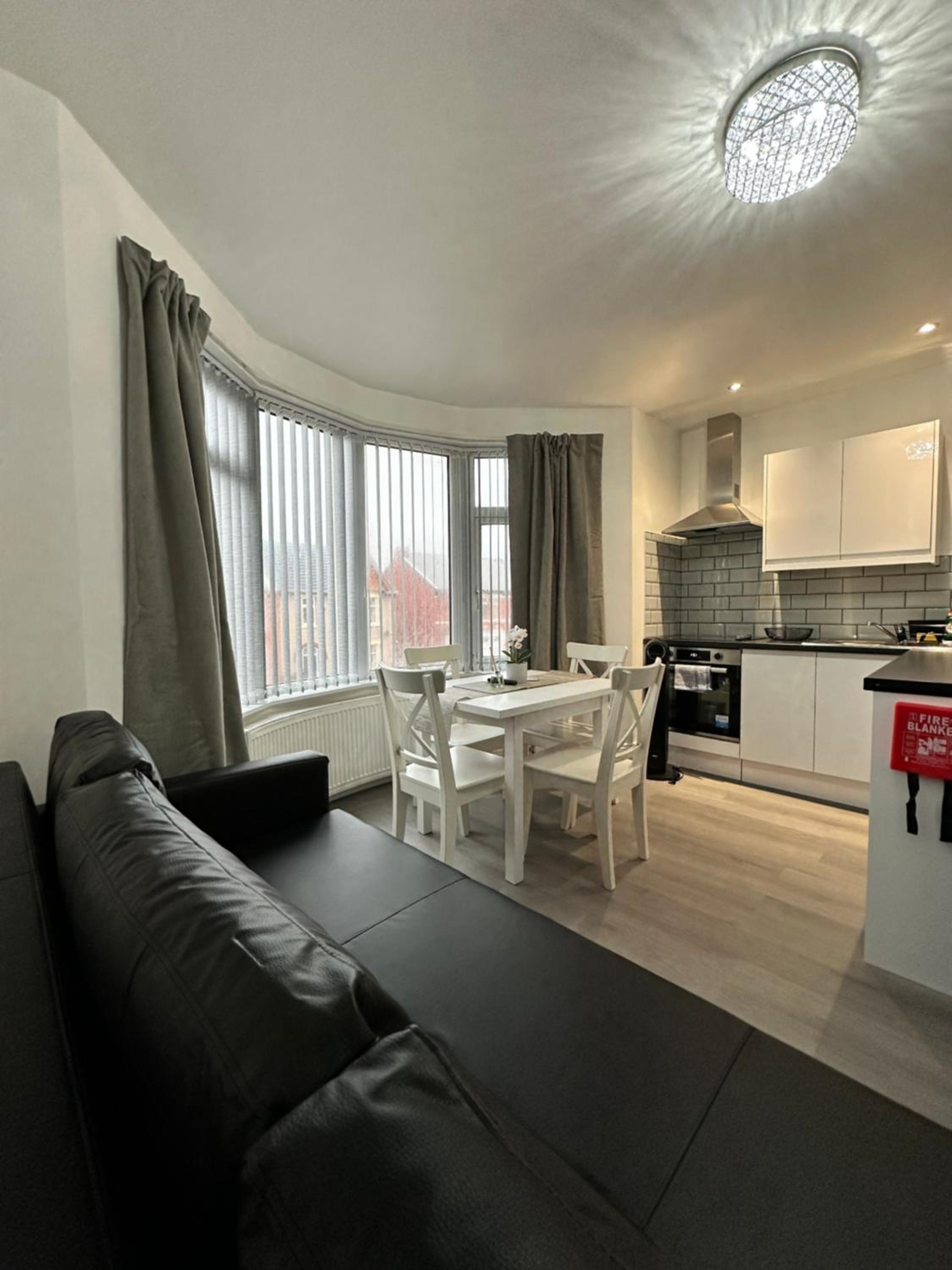 Granada Apartments Holmfield Rd