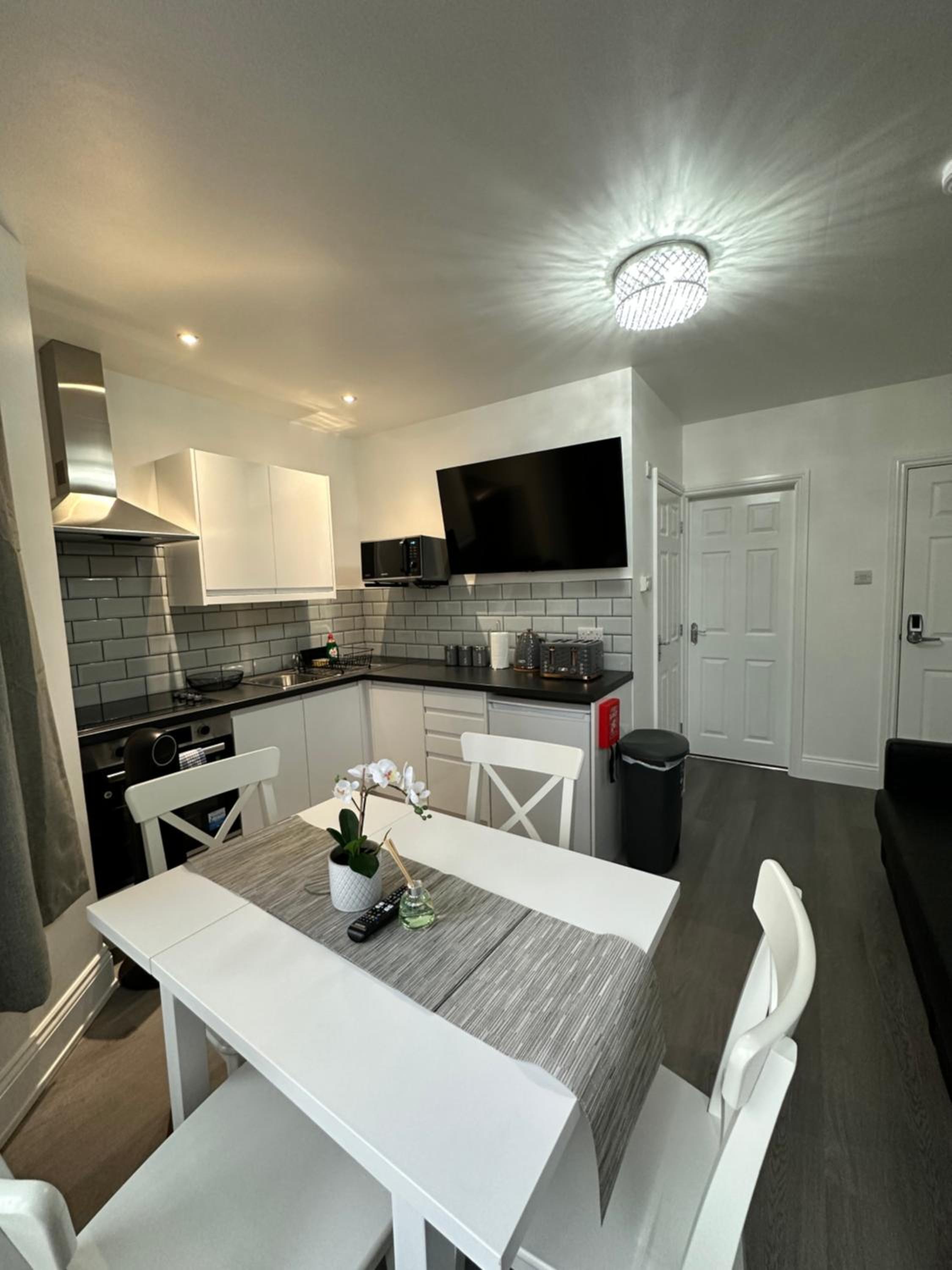 Granada Apartments Holmfield Rd