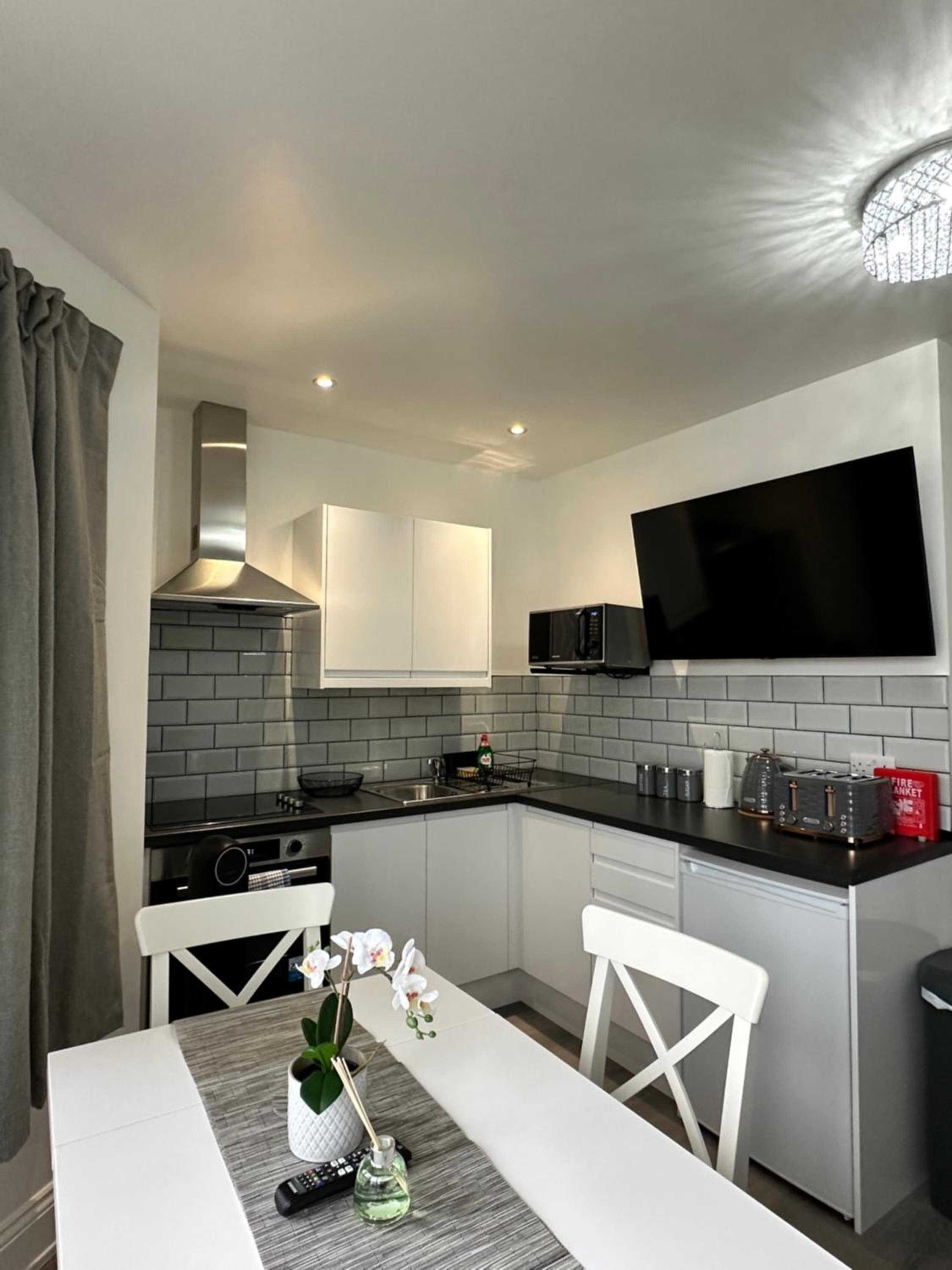 Granada Apartments Holmfield Rd