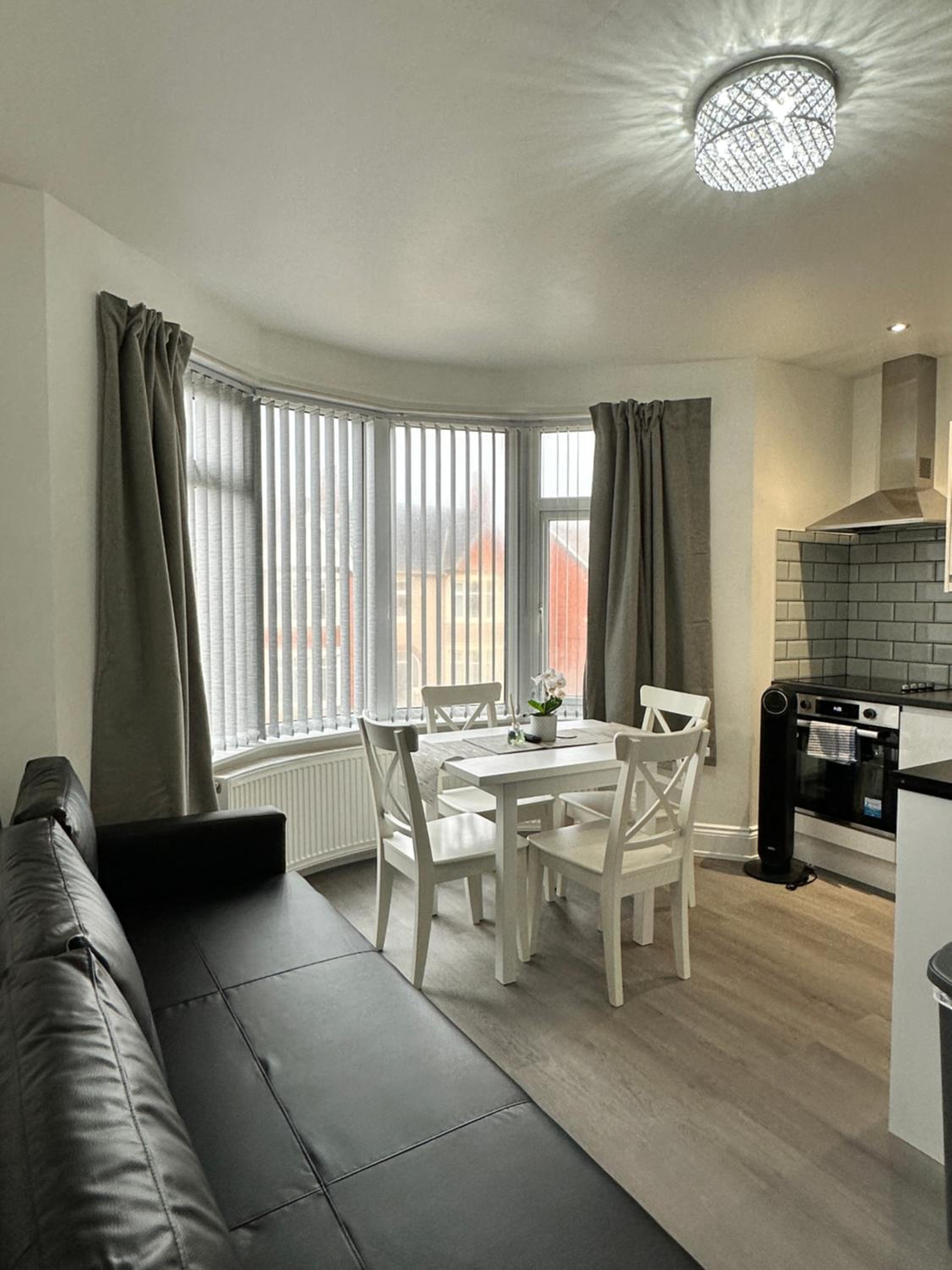 Granada Apartments Holmfield Rd