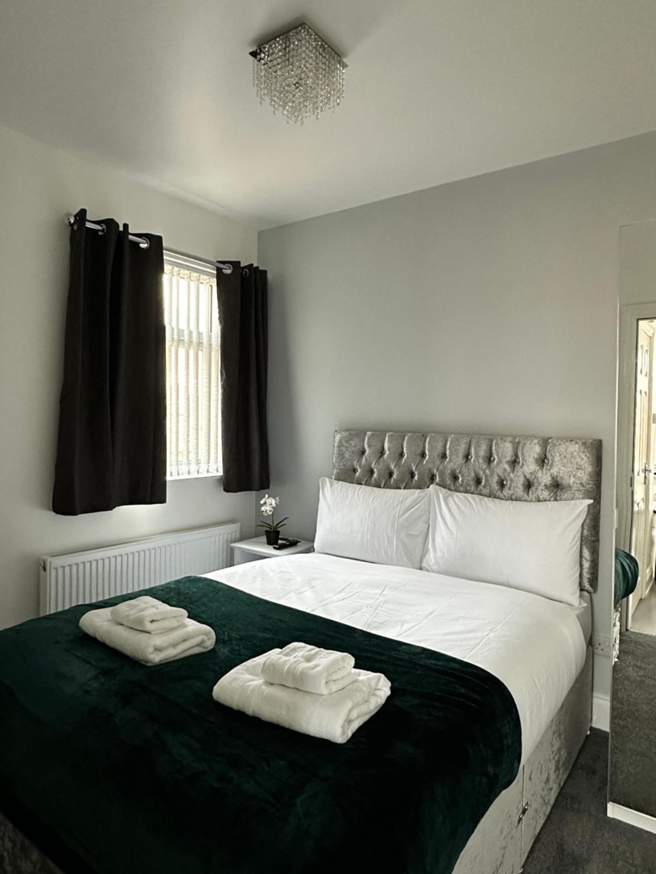 Granada Apartments Holmfield Rd