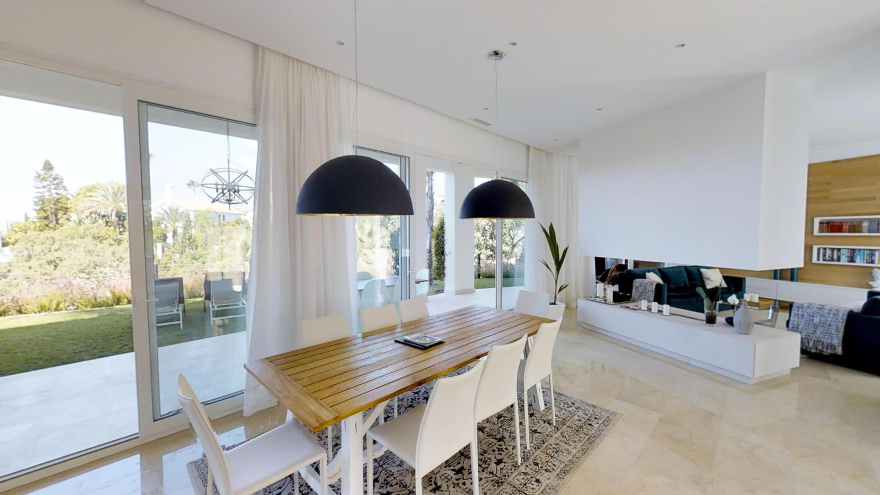 Marbella Vacations - Exquisite Villa Near Beach - Heated Pool - Property Image 29