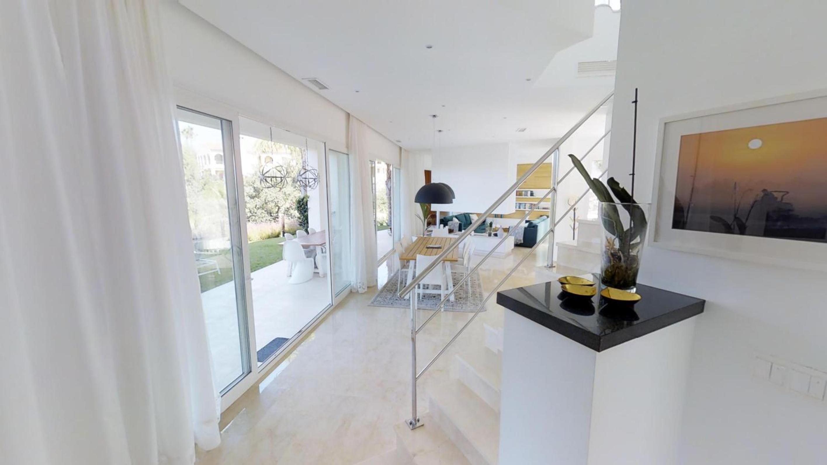 Marbella Vacations - Exquisite Villa Near Beach - Heated Pool - Property Image 38