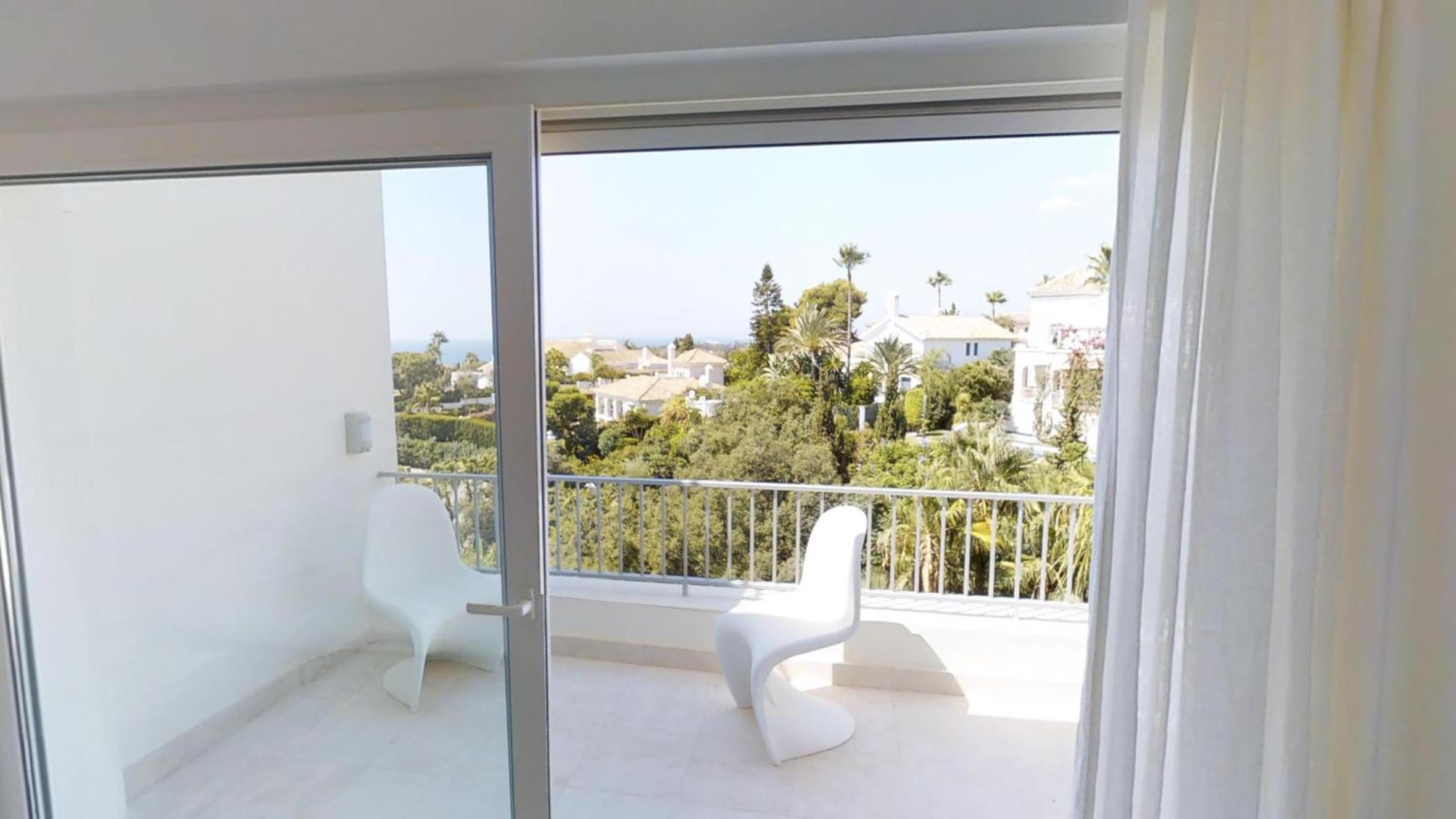Marbella Vacations - Exquisite Villa Near Beach - Heated Pool - Property Image 11