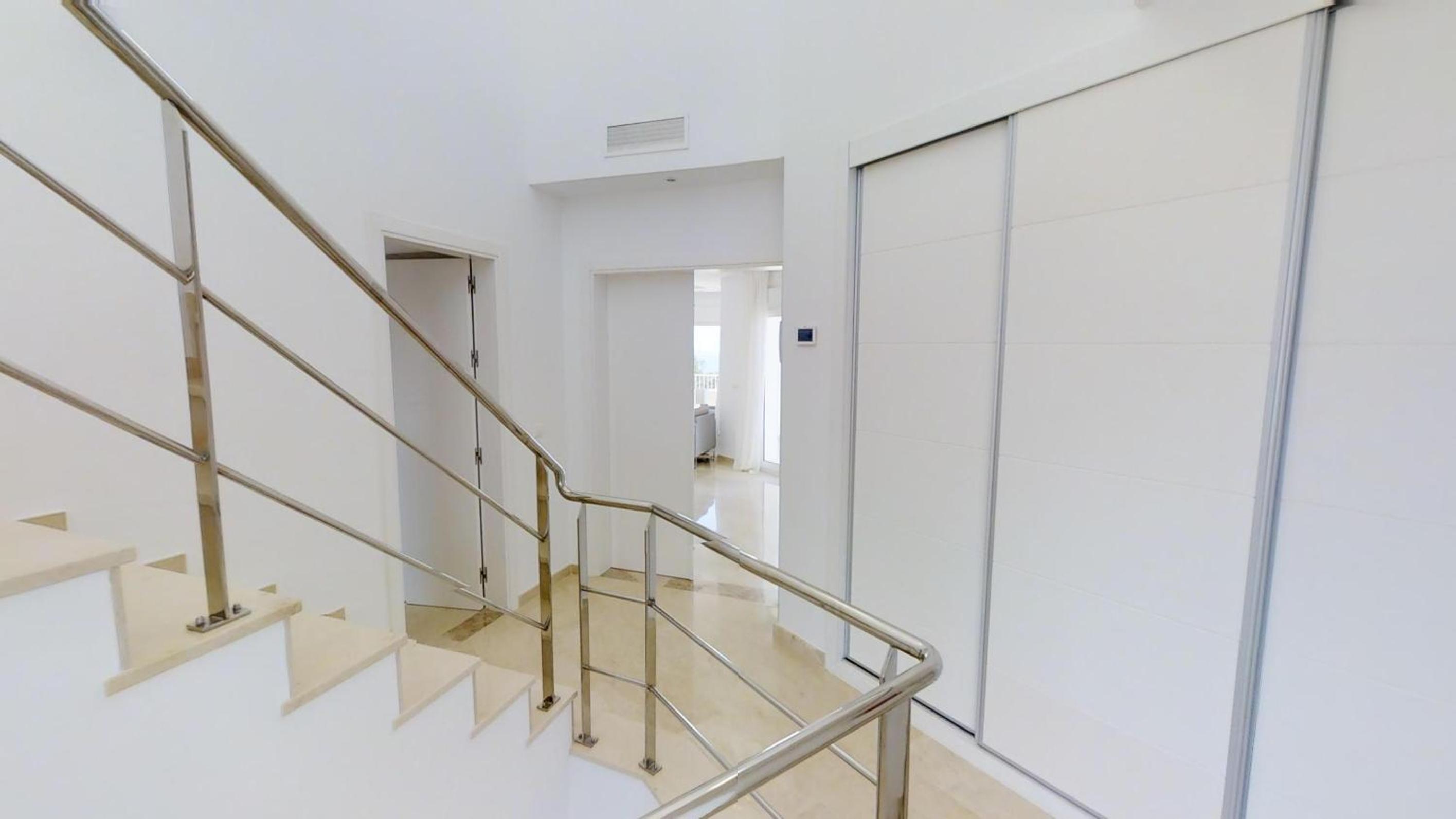 Marbella Vacations - Exquisite Villa Near Beach - Heated Pool - Property Image 48
