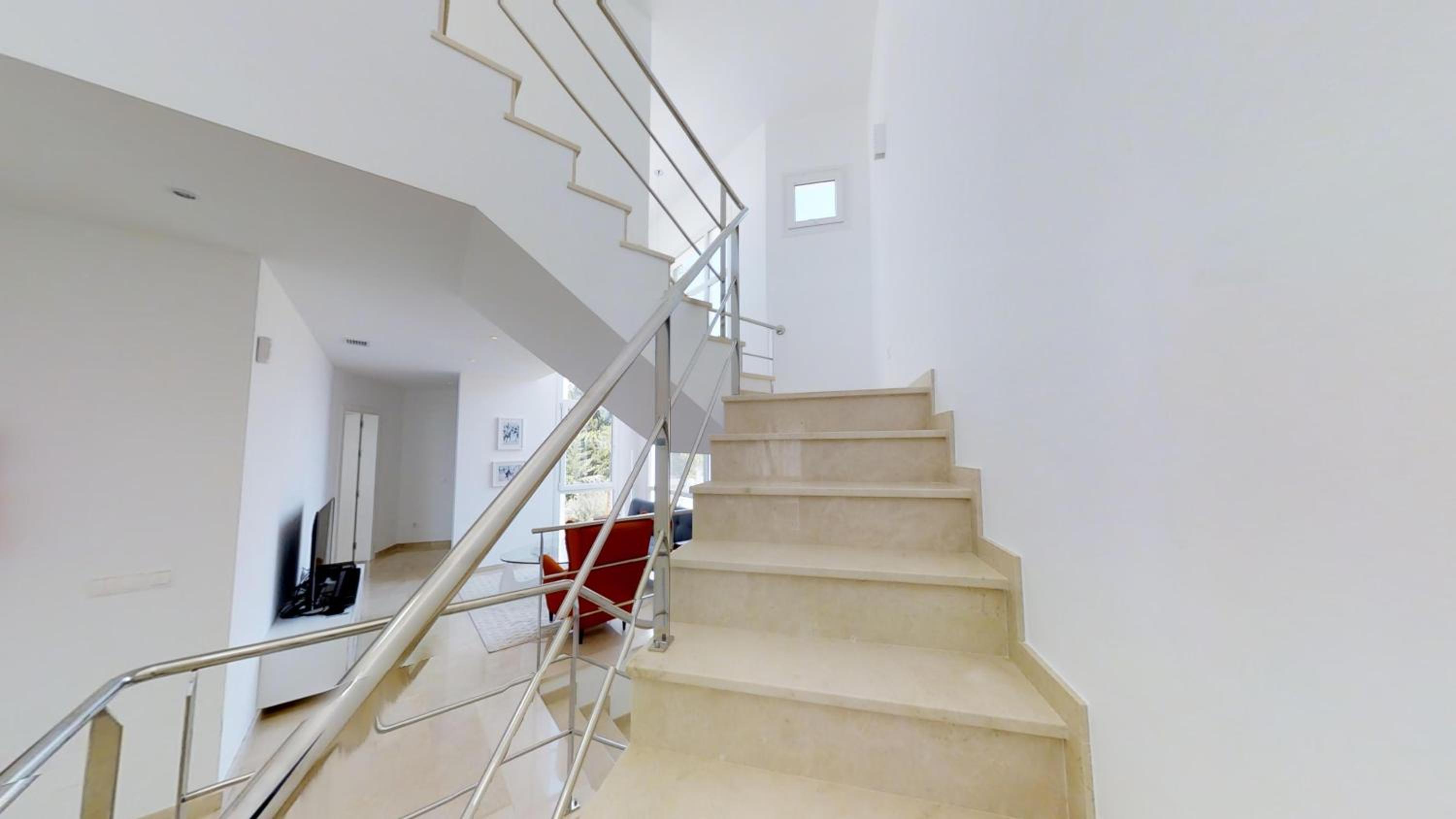 Marbella Vacations - Exquisite Villa Near Beach - Heated Pool - Property Image 16