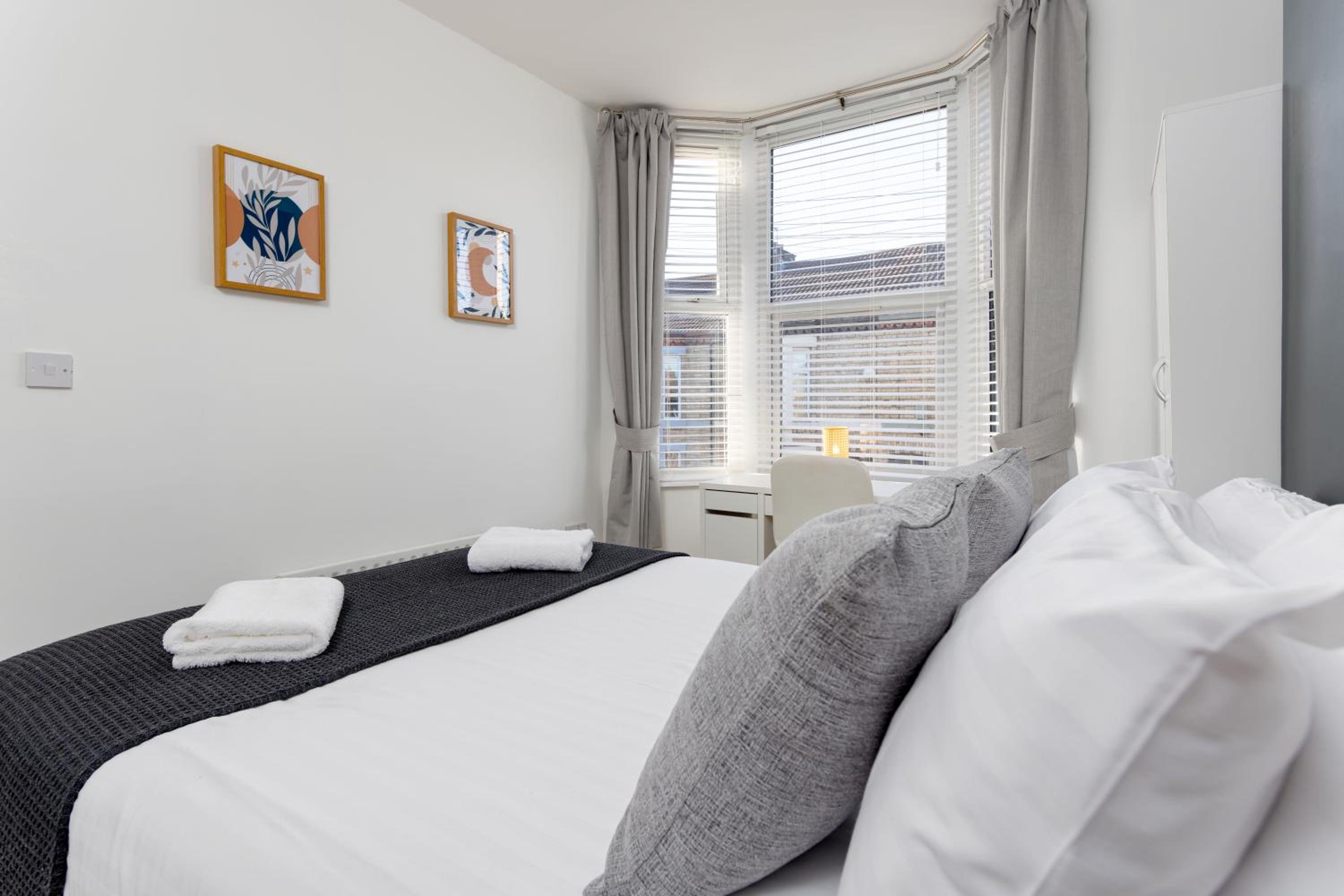 St Davids House - Air Host & Stay - 4 Bedrooms - Contractor Friendly