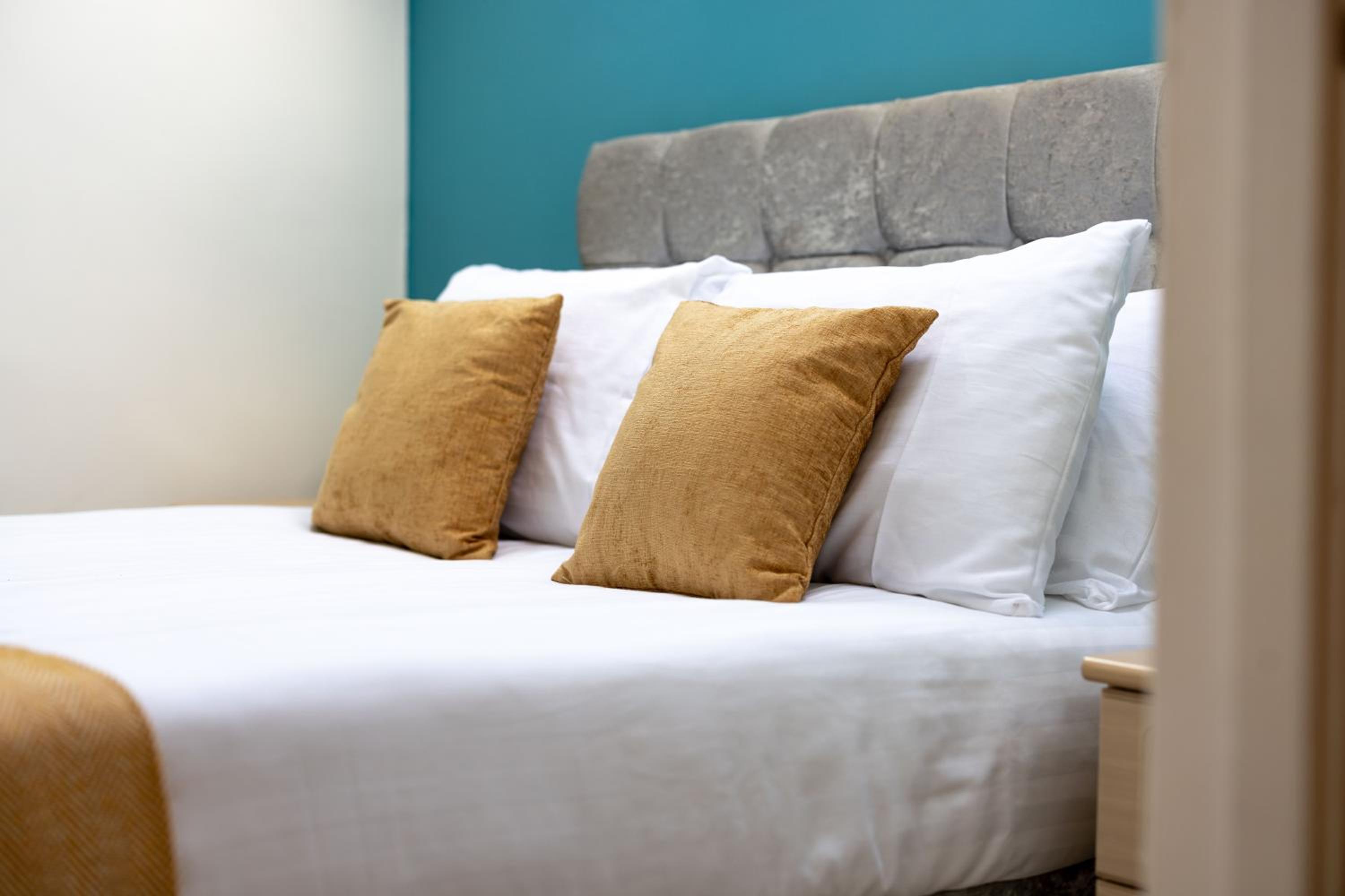 St Davids House - Air Host & Stay - 4 Bedrooms - Contractor Friendly