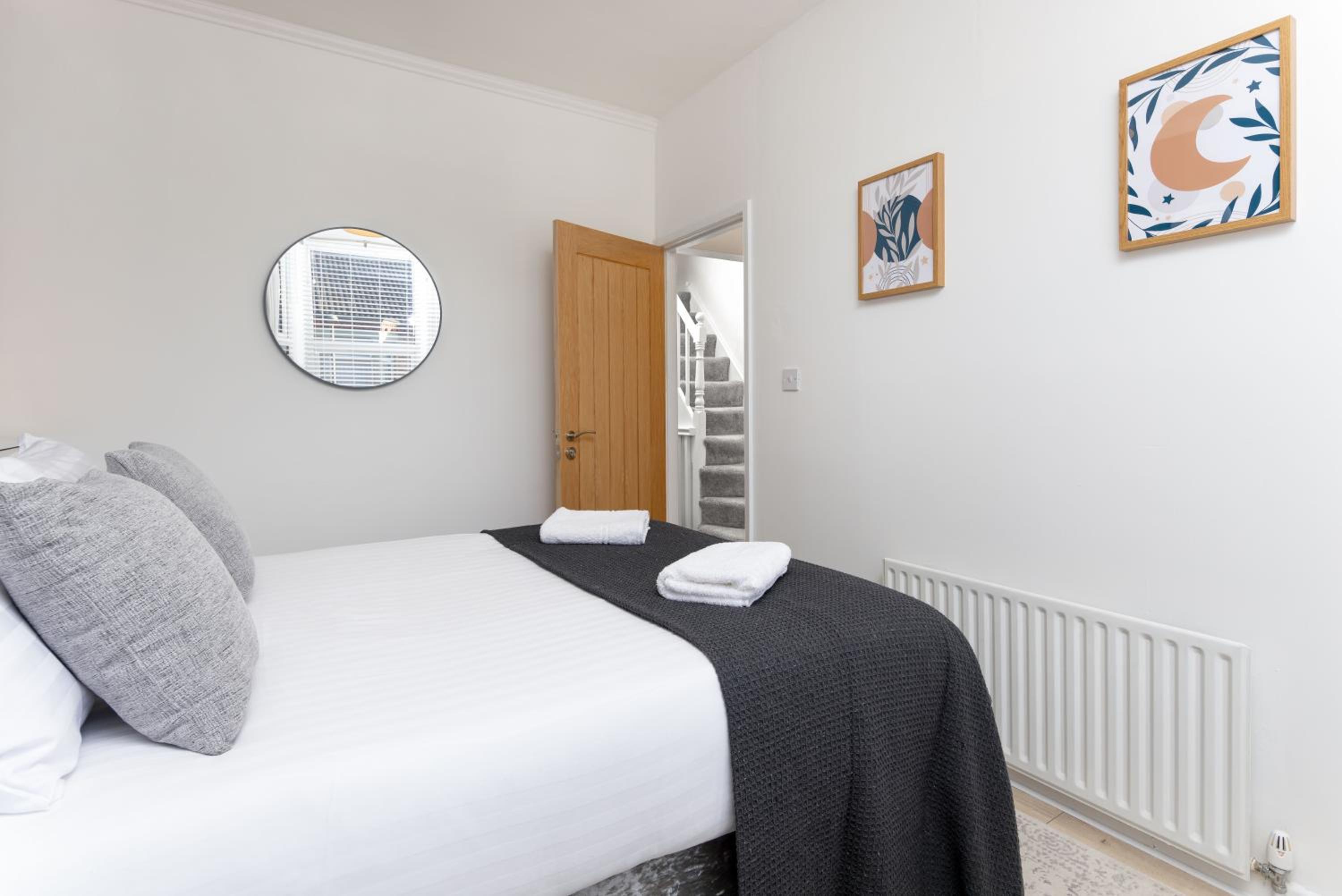 St Davids House - Air Host & Stay - 4 Bedrooms - Contractor Friendly