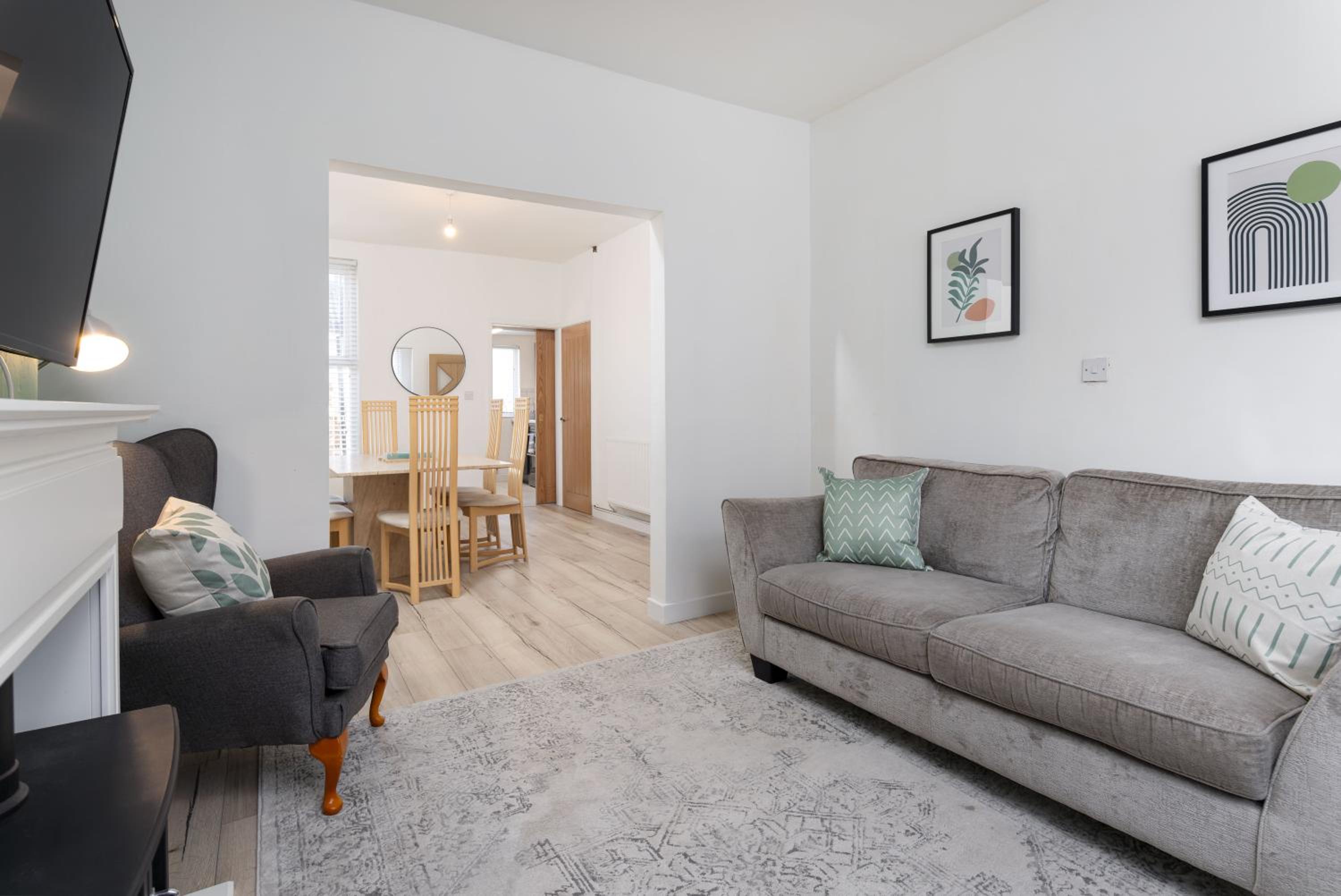 St Davids House - Air Host & Stay - 4 Bedrooms - Contractor Friendly
