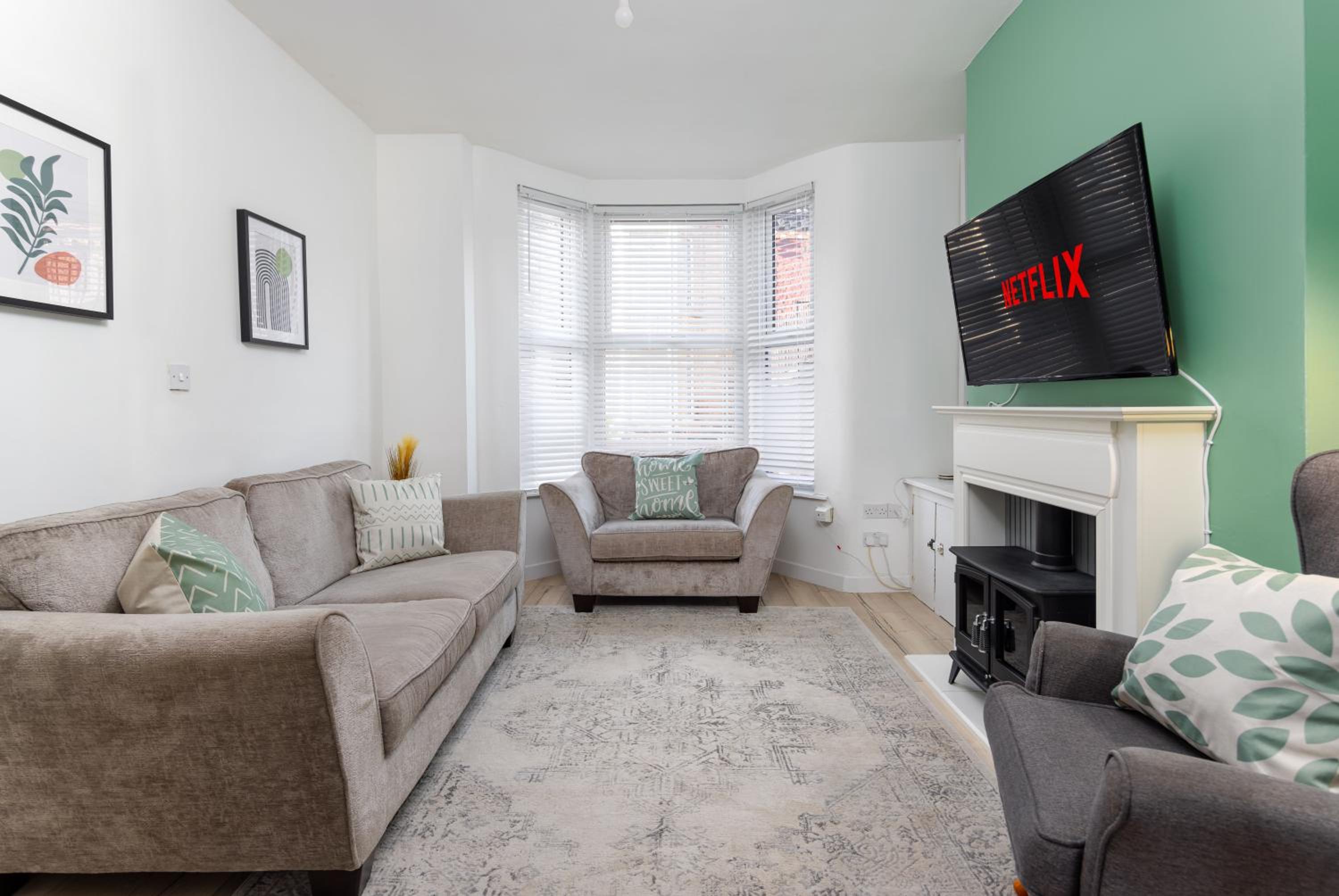 St Davids House - Air Host & Stay - 4 Bedrooms - Contractor Friendly