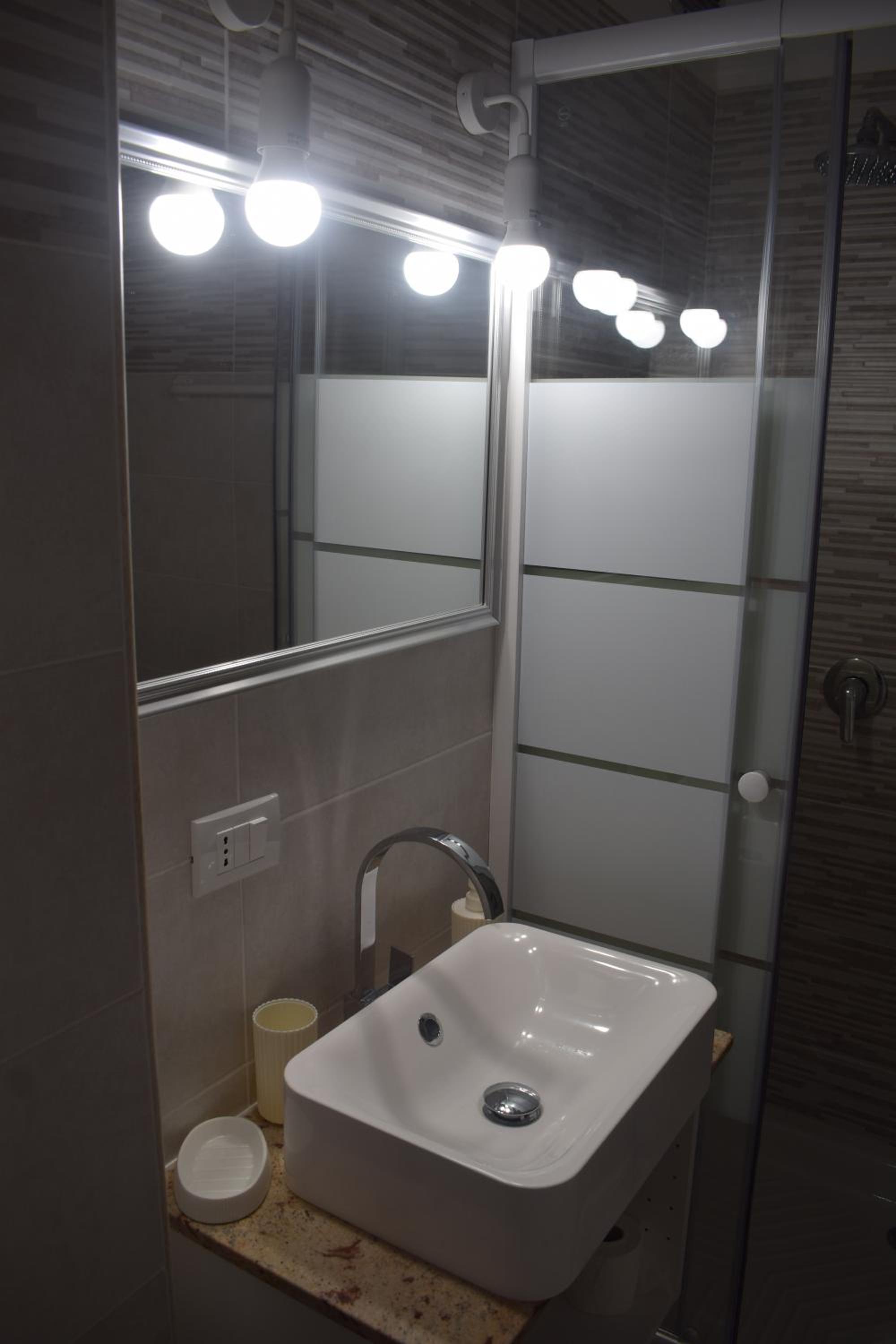 La Dimora Di Garibaldi en Augusta — bathroom