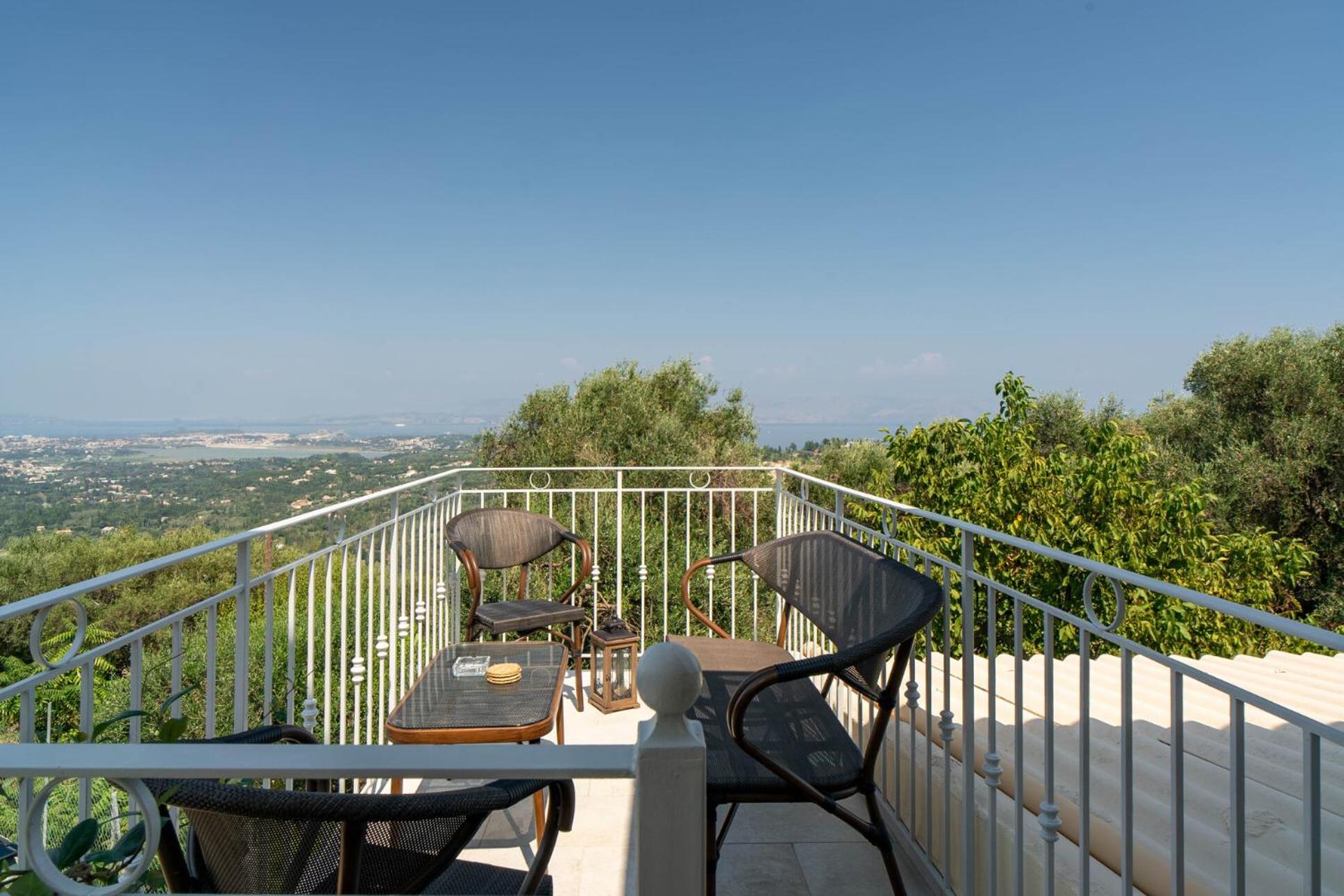 Green Mountain Seaview Suite view 3