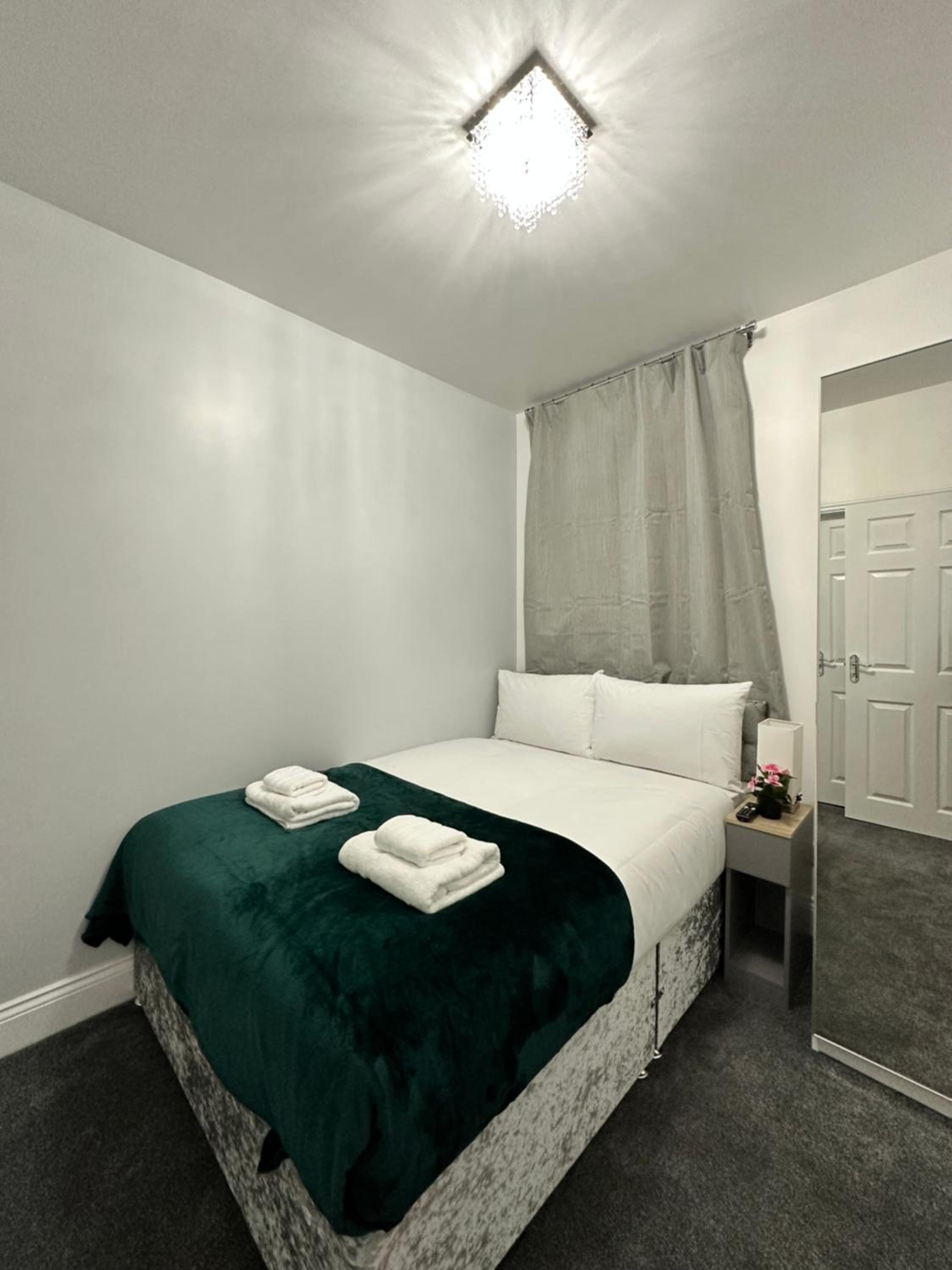 Granada Apartments Holmfield Rd
