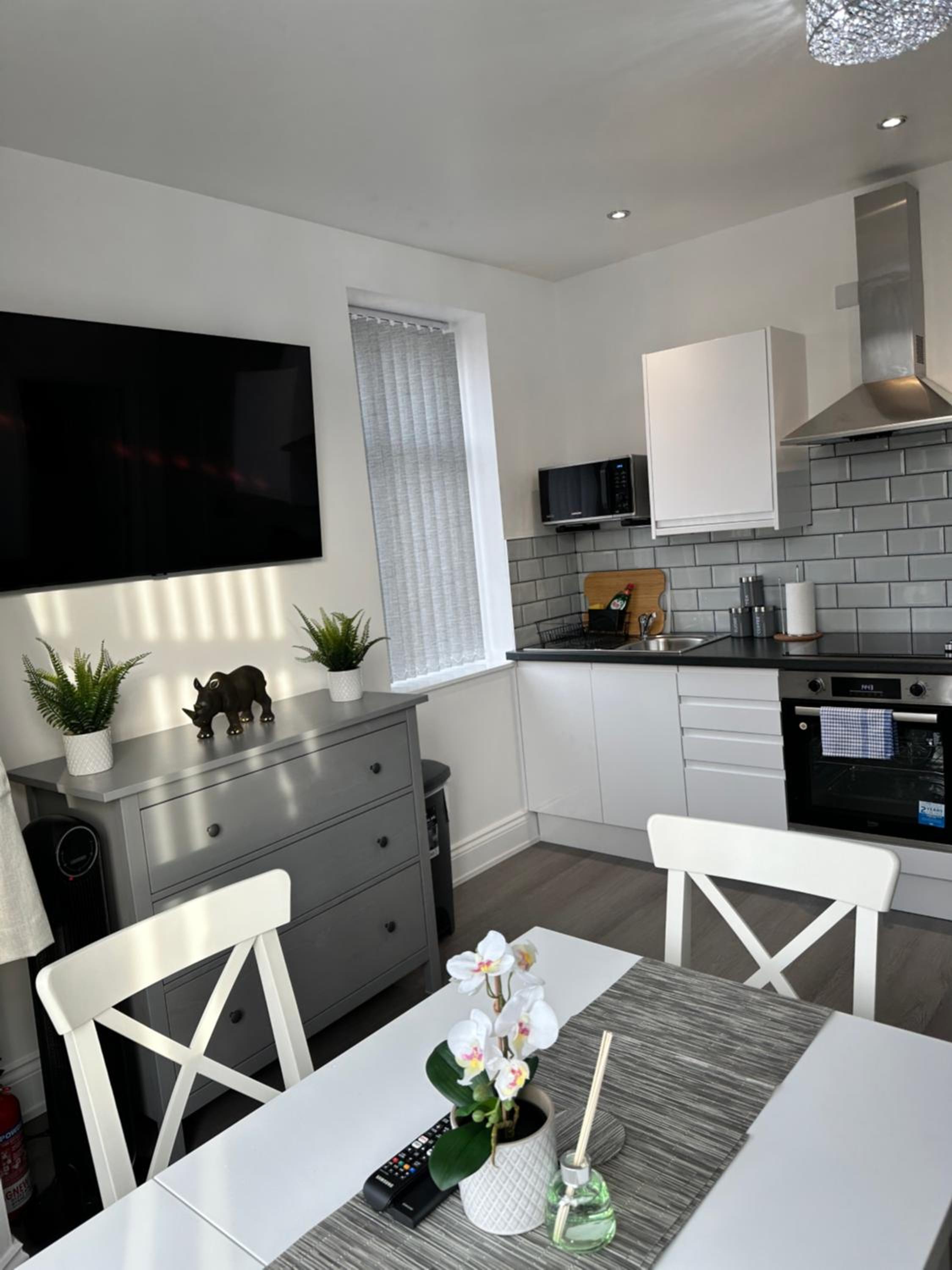Granada Apartments Holmfield Rd
