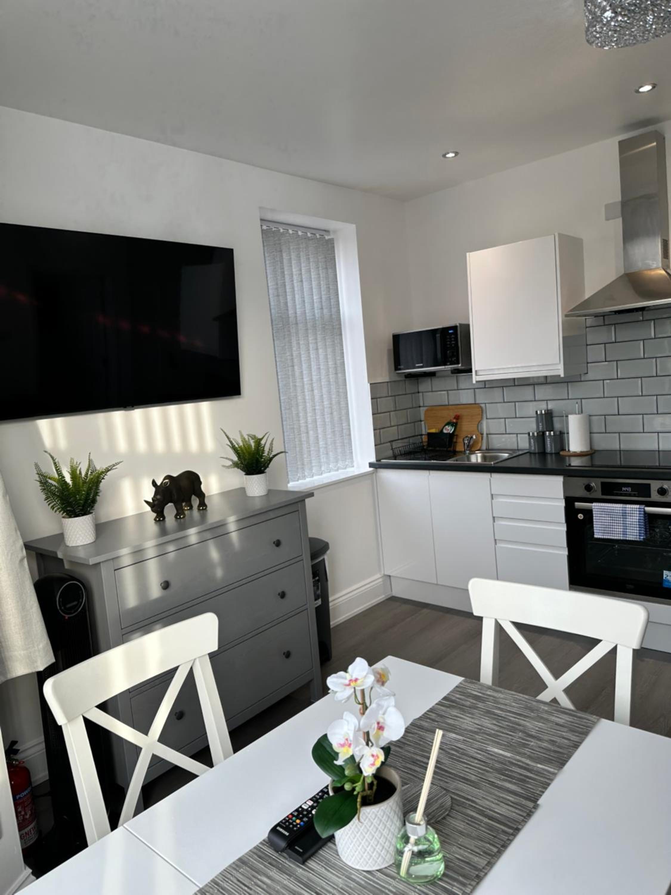 Granada Apartments Holmfield Rd