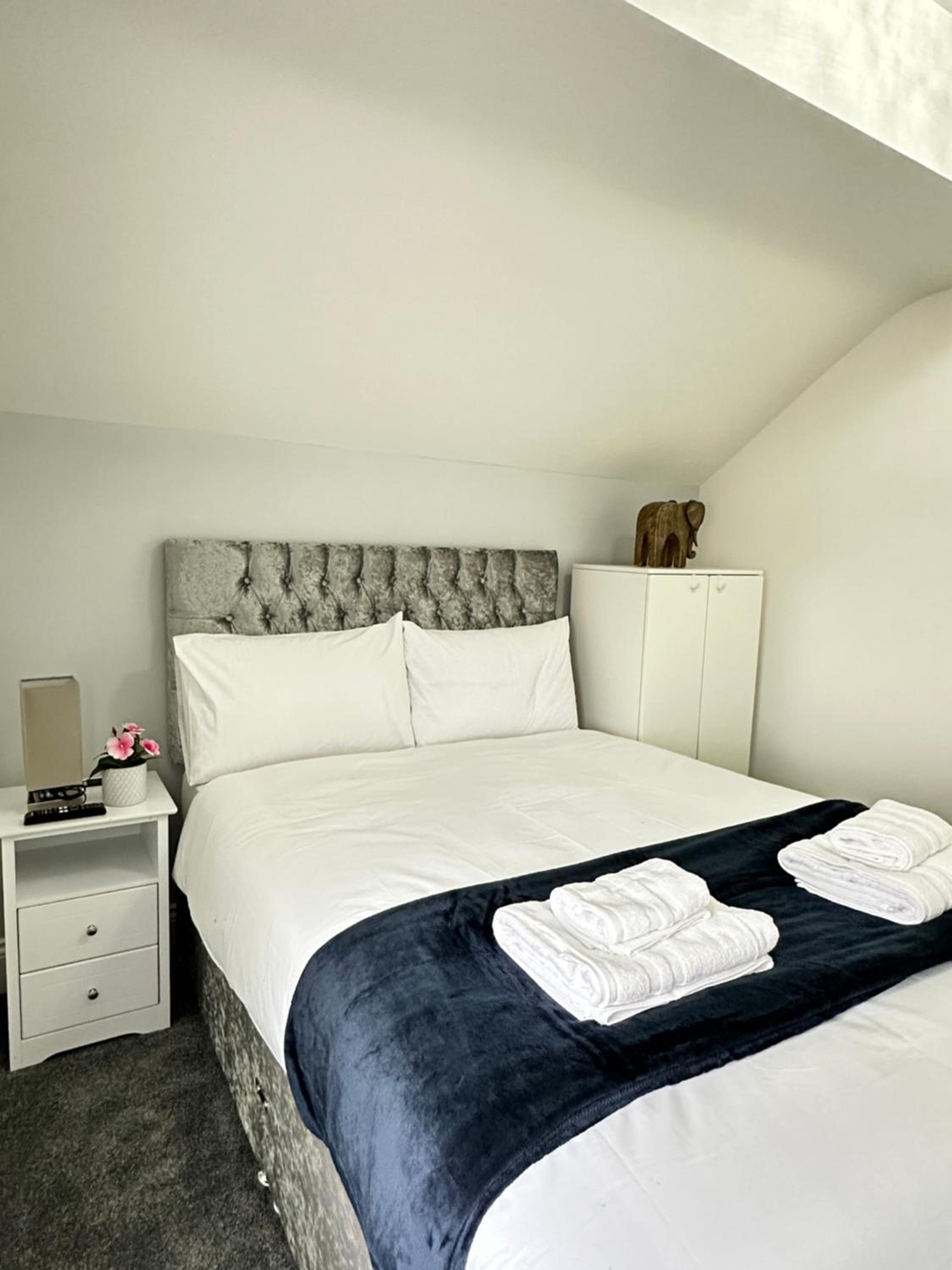 Granada Apartments Holmfield Rd