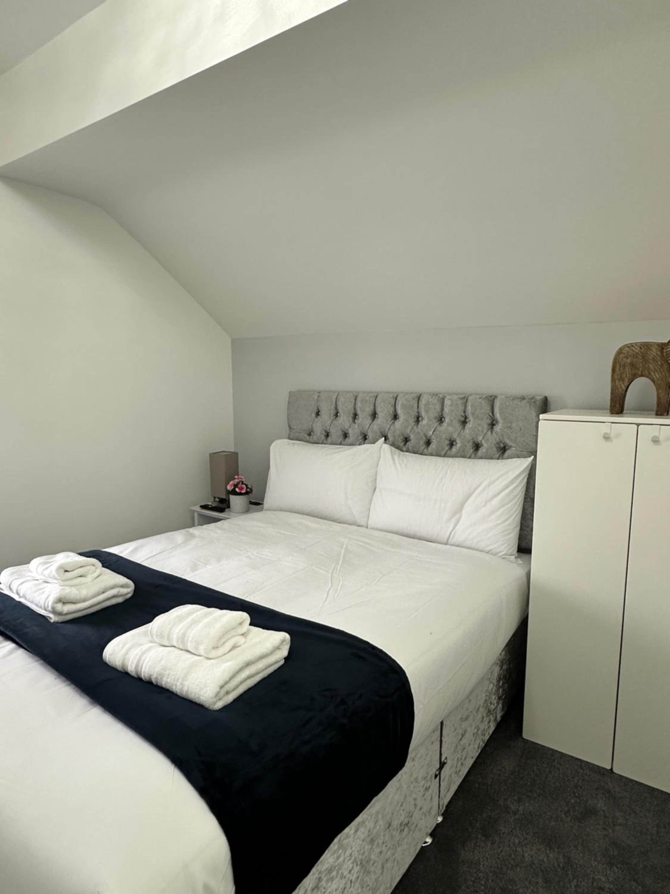 Granada Apartments Holmfield Rd
