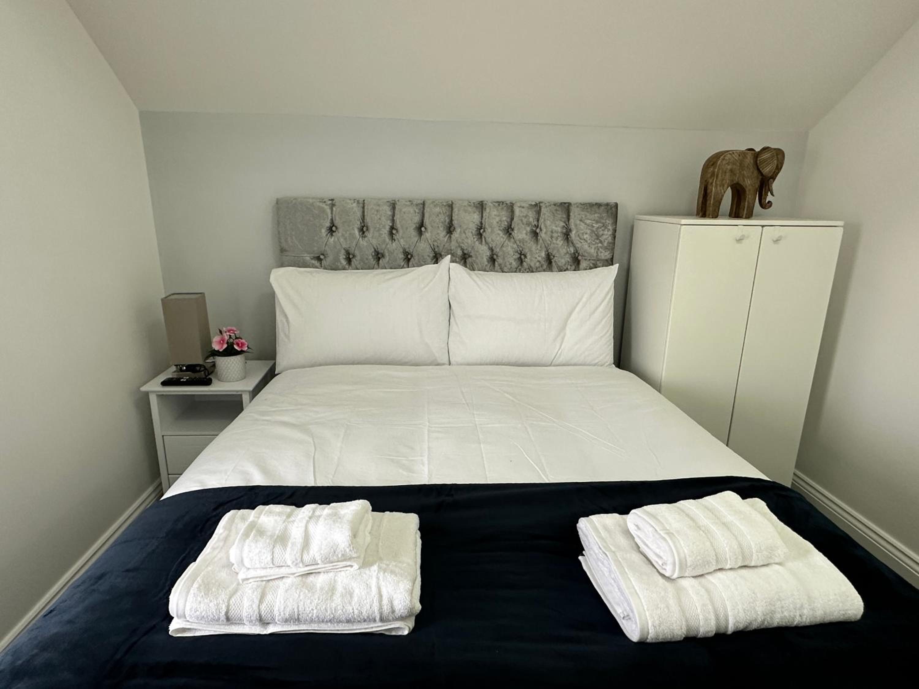 Granada Apartments Holmfield Rd