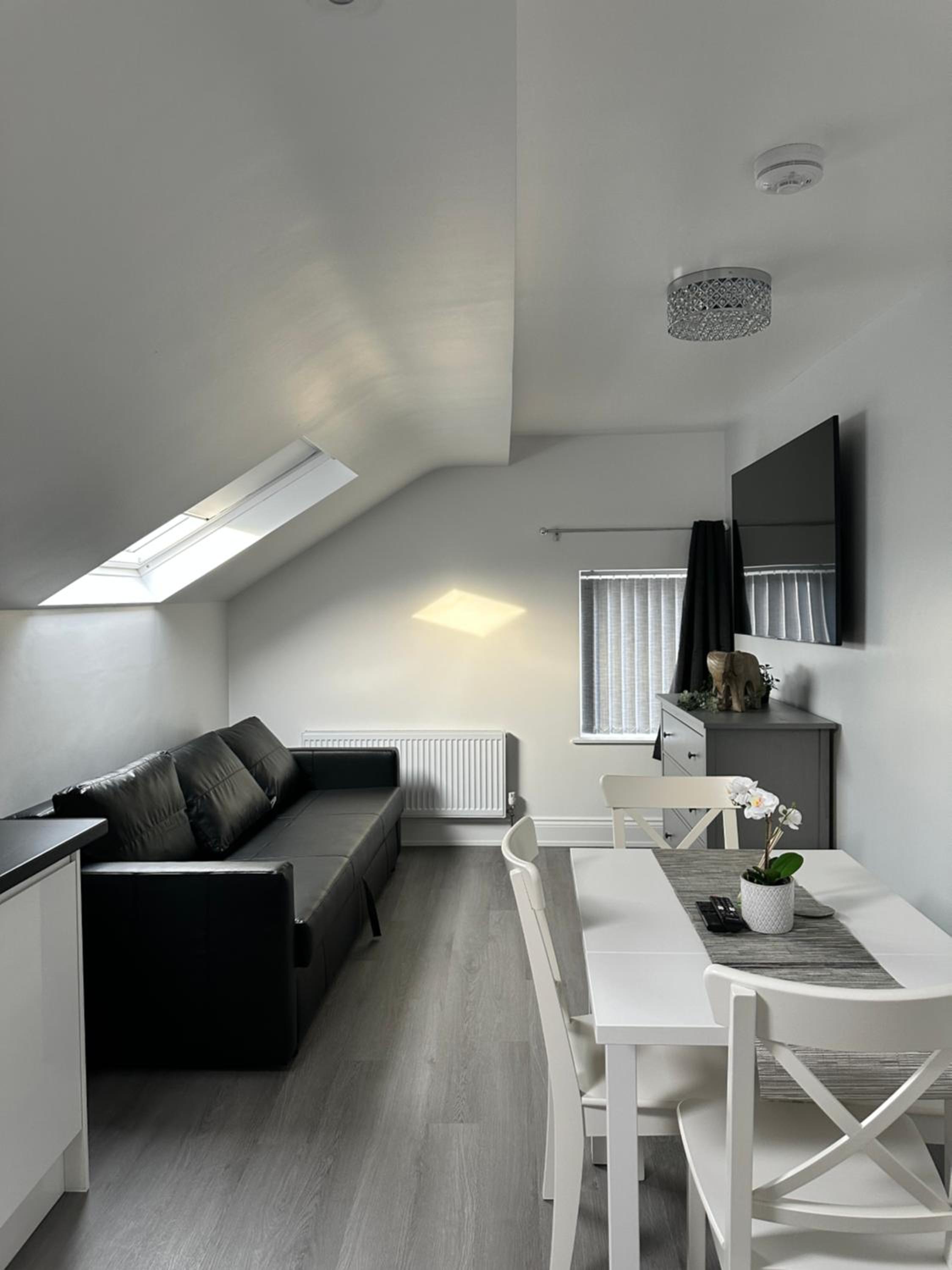 Granada Apartments Holmfield Rd